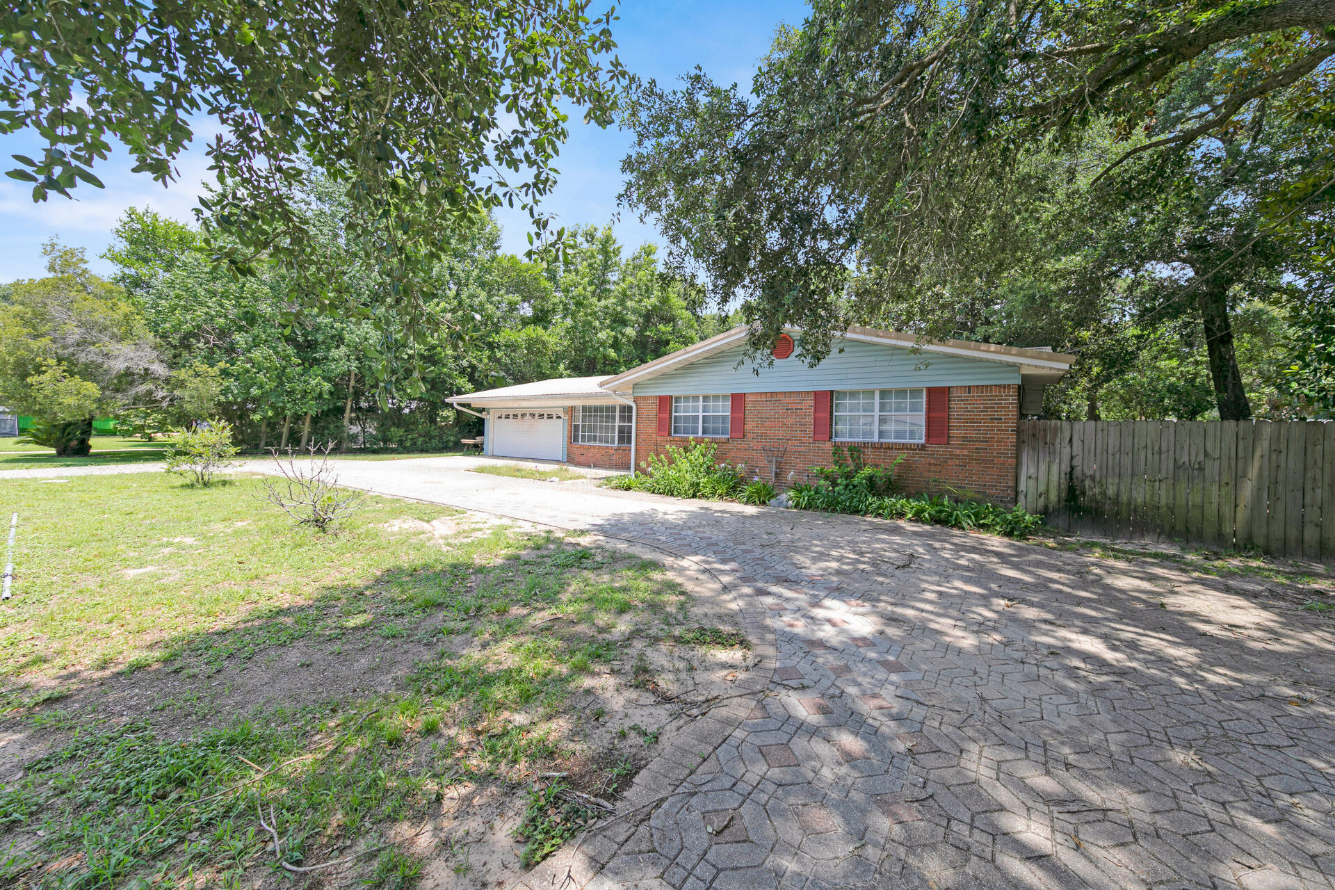 BAYOU POQUITO - Residential