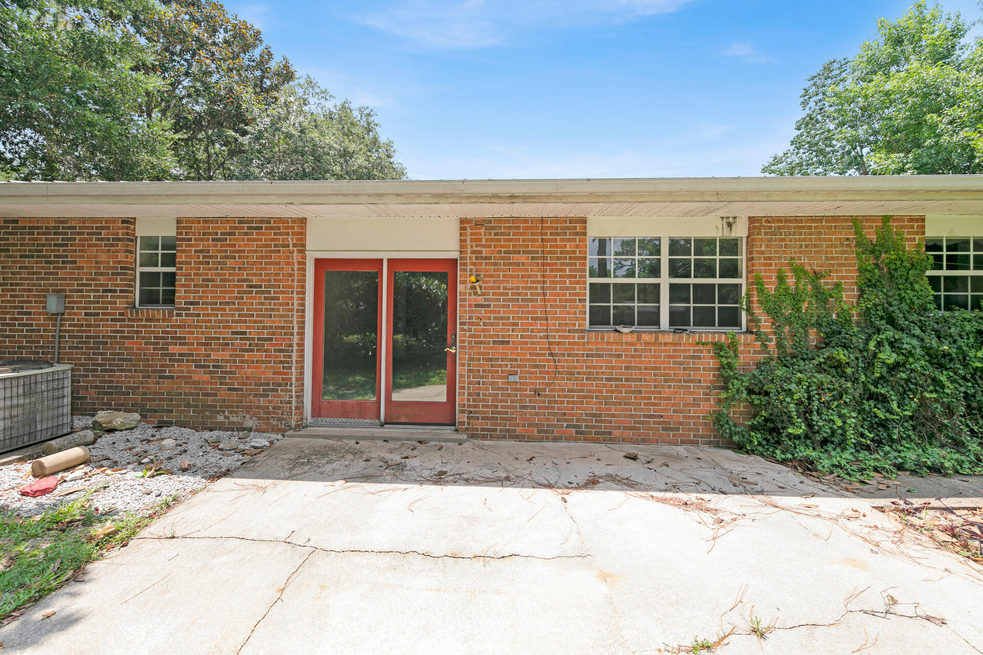 BAYOU POQUITO - Residential