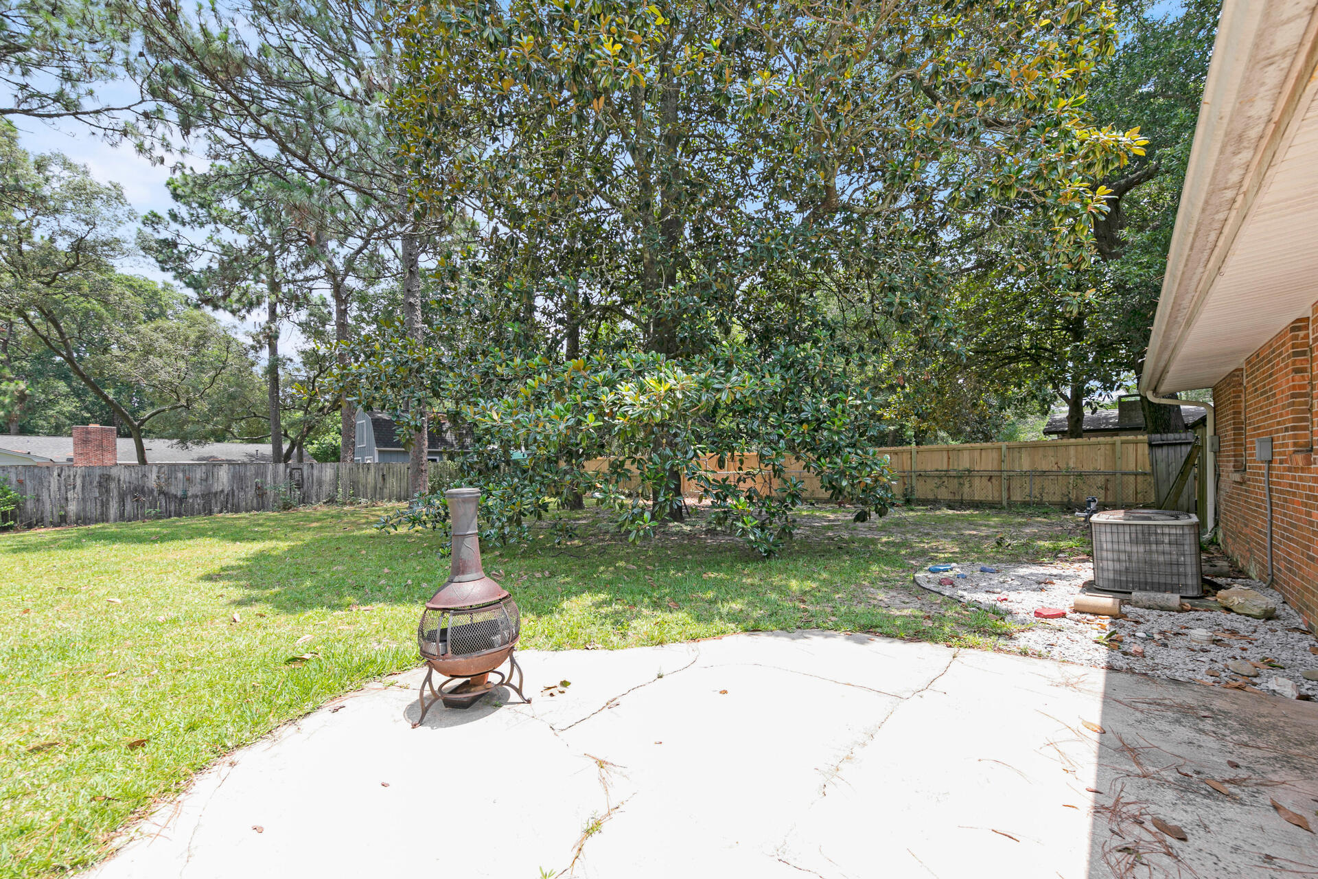 BAYOU POQUITO - Residential