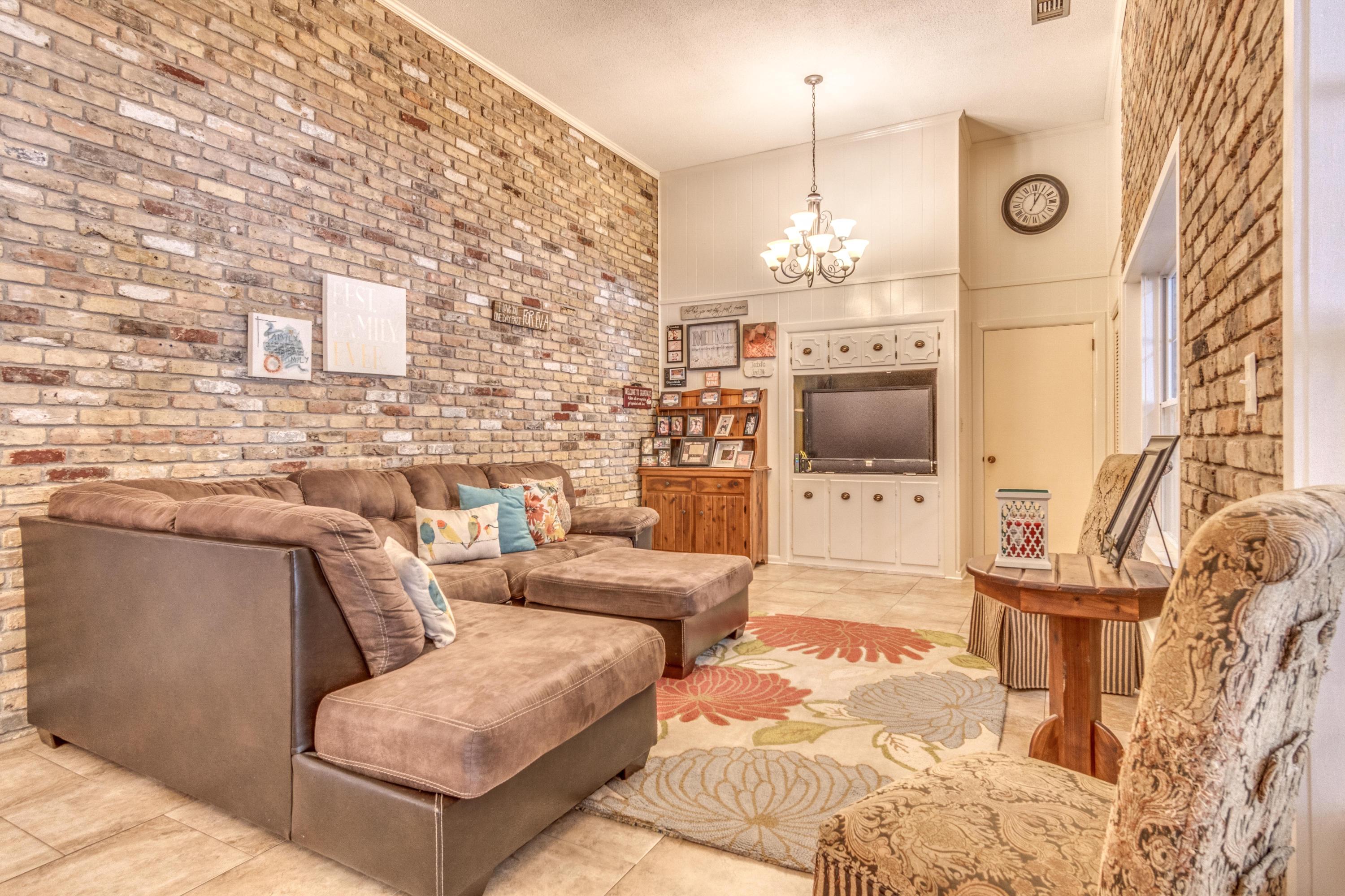 ADAMS POWELL - Residential