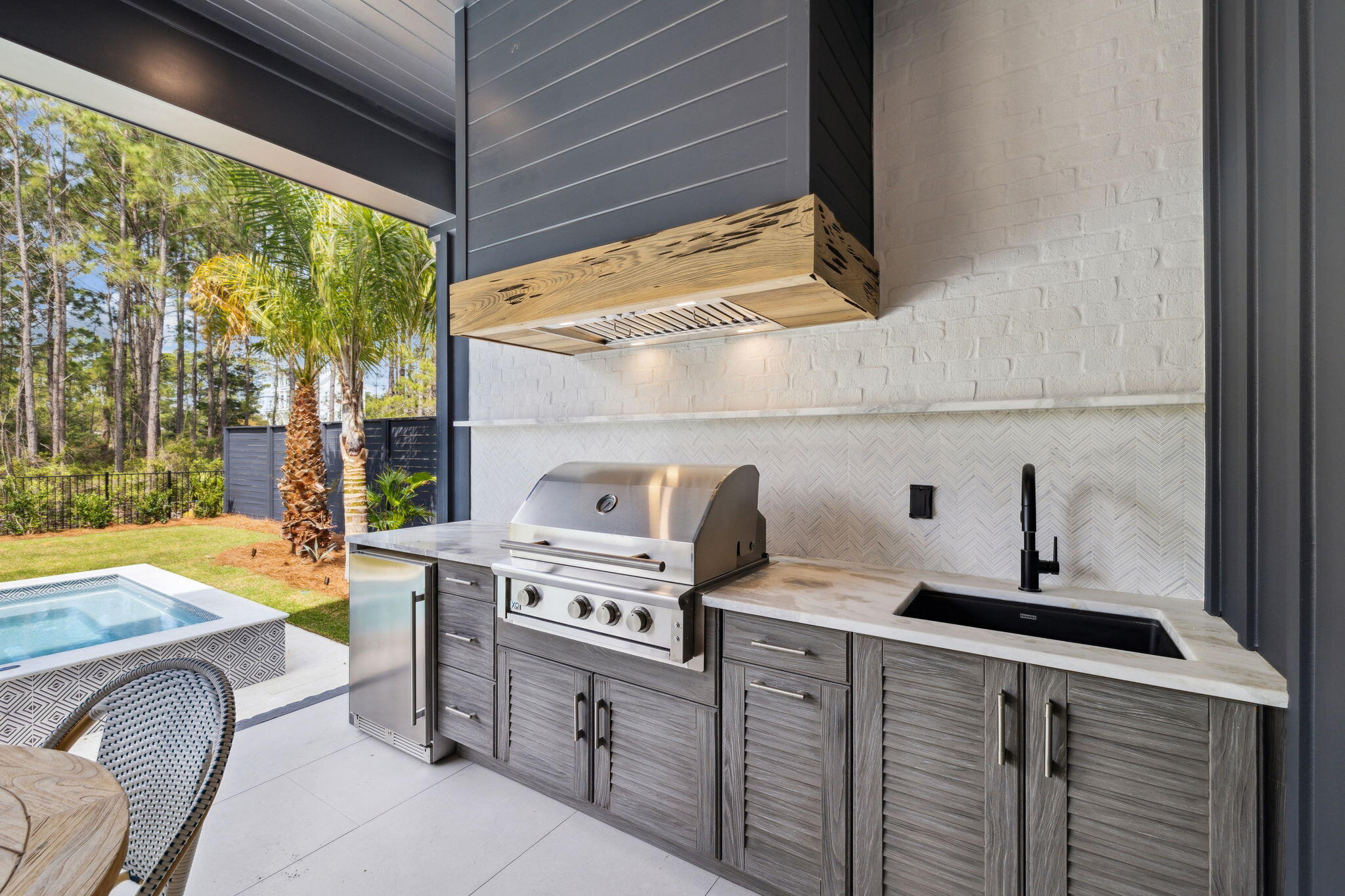 BEACH HIGHLAND - Residential