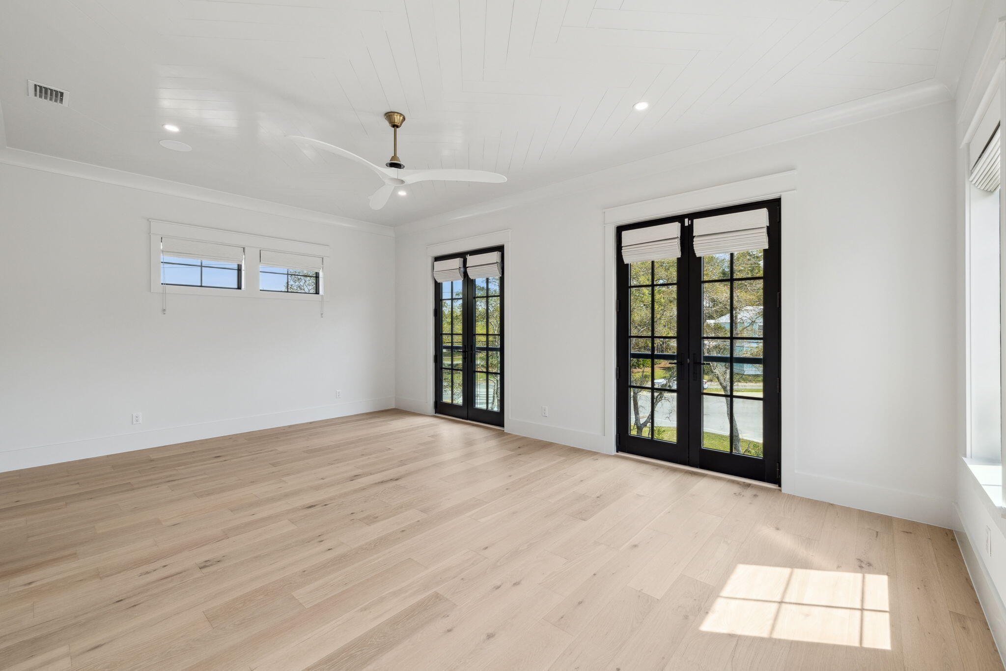 BEACH HIGHLAND - Residential