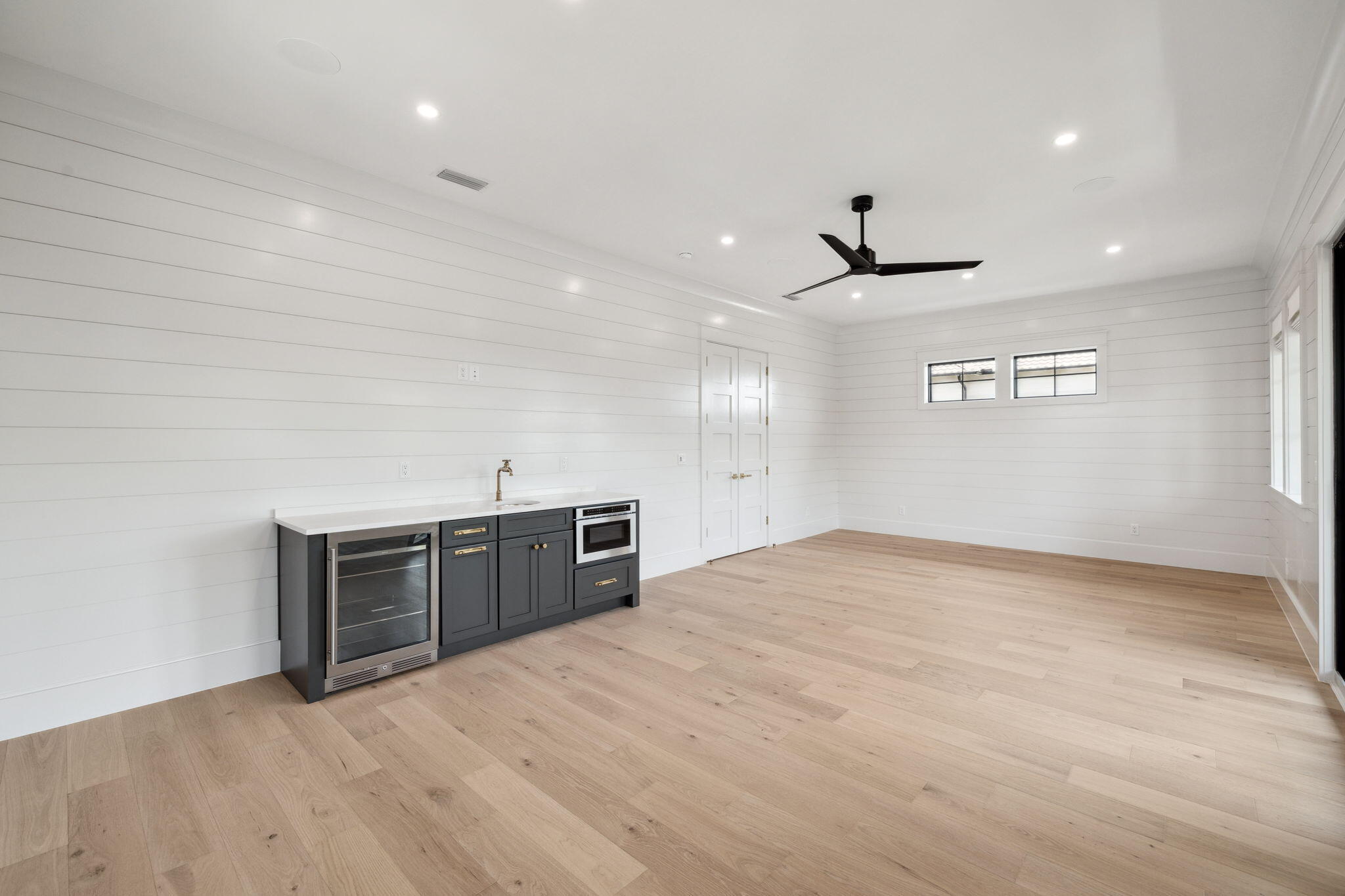 BEACH HIGHLAND - Residential