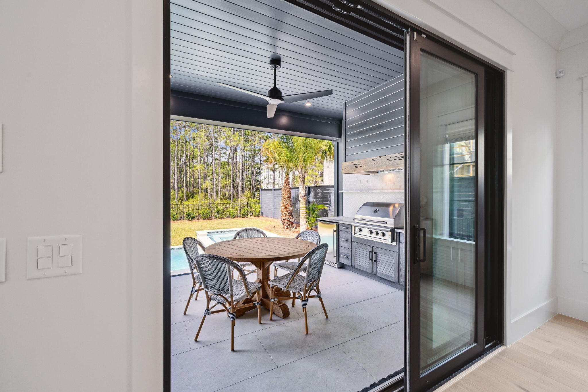 BEACH HIGHLAND - Residential