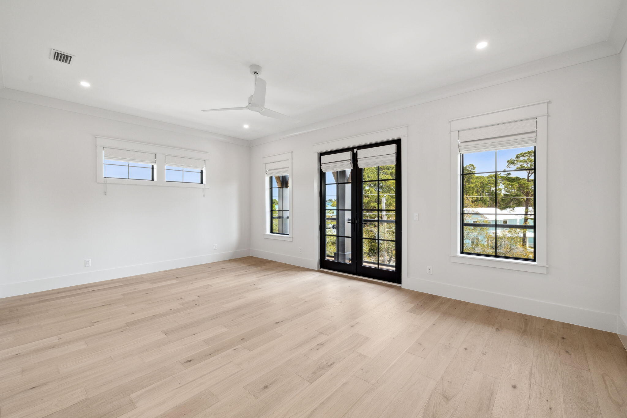BEACH HIGHLAND - Residential