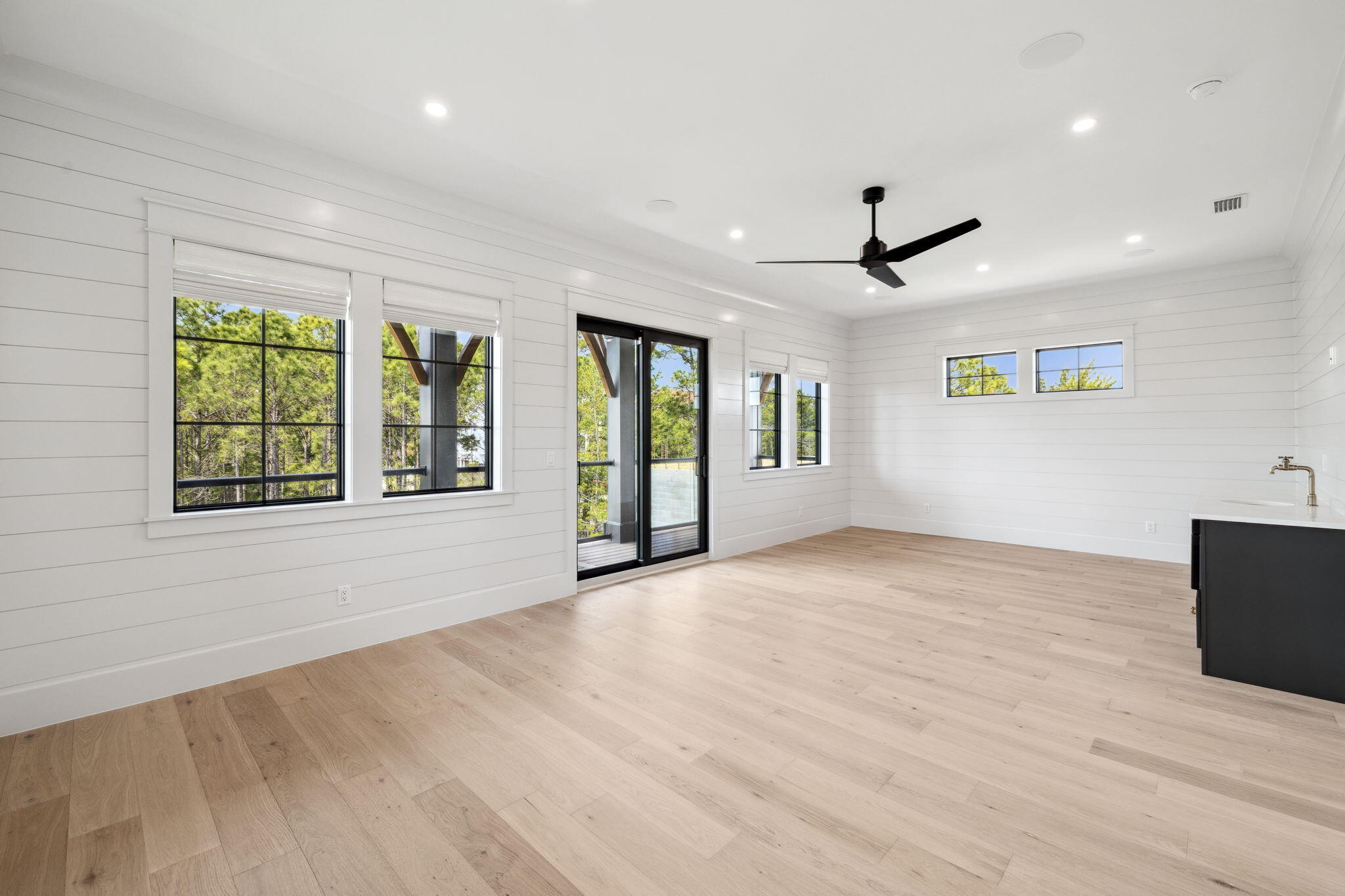 BEACH HIGHLAND - Residential