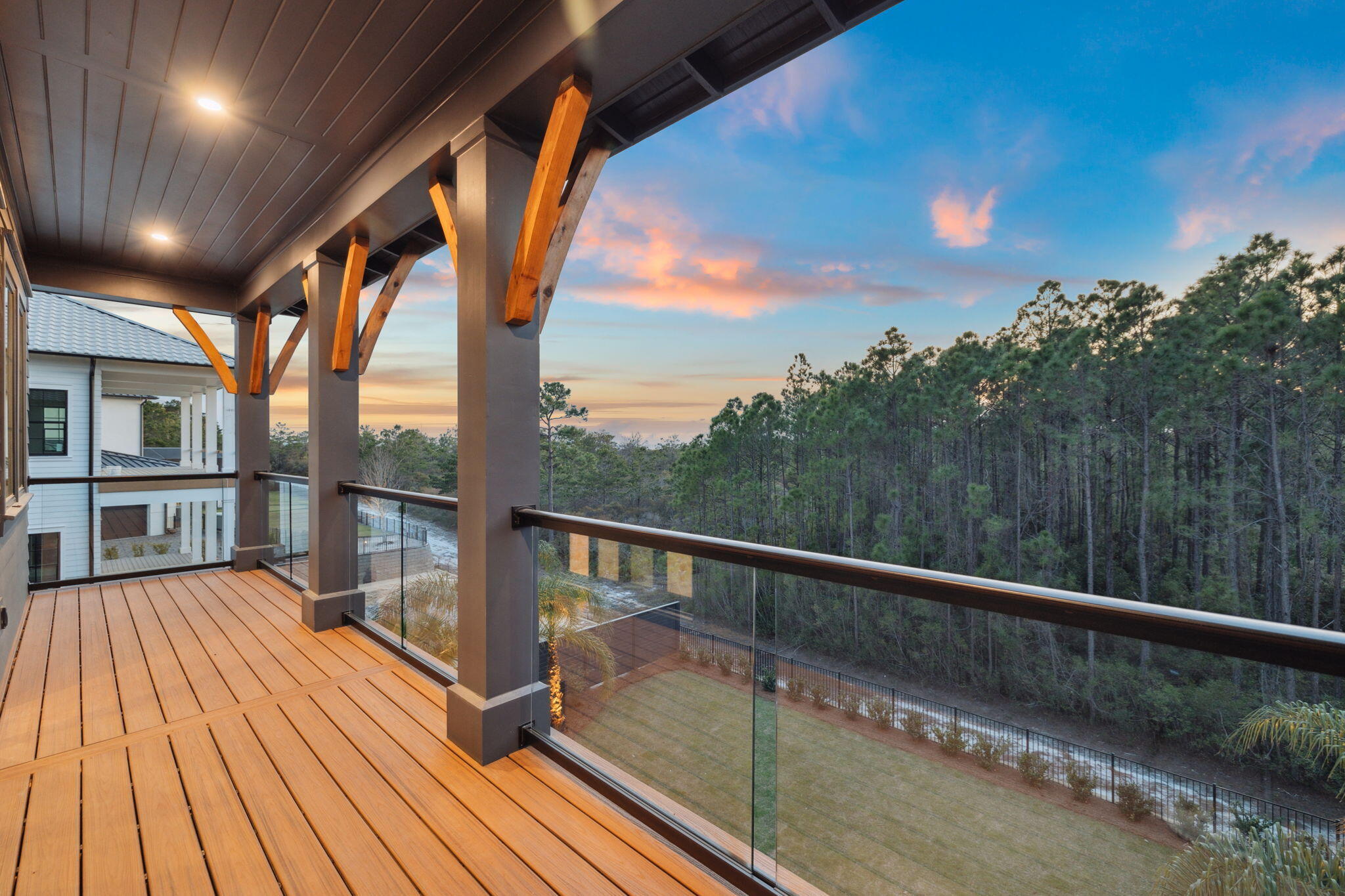 BEACH HIGHLAND - Residential