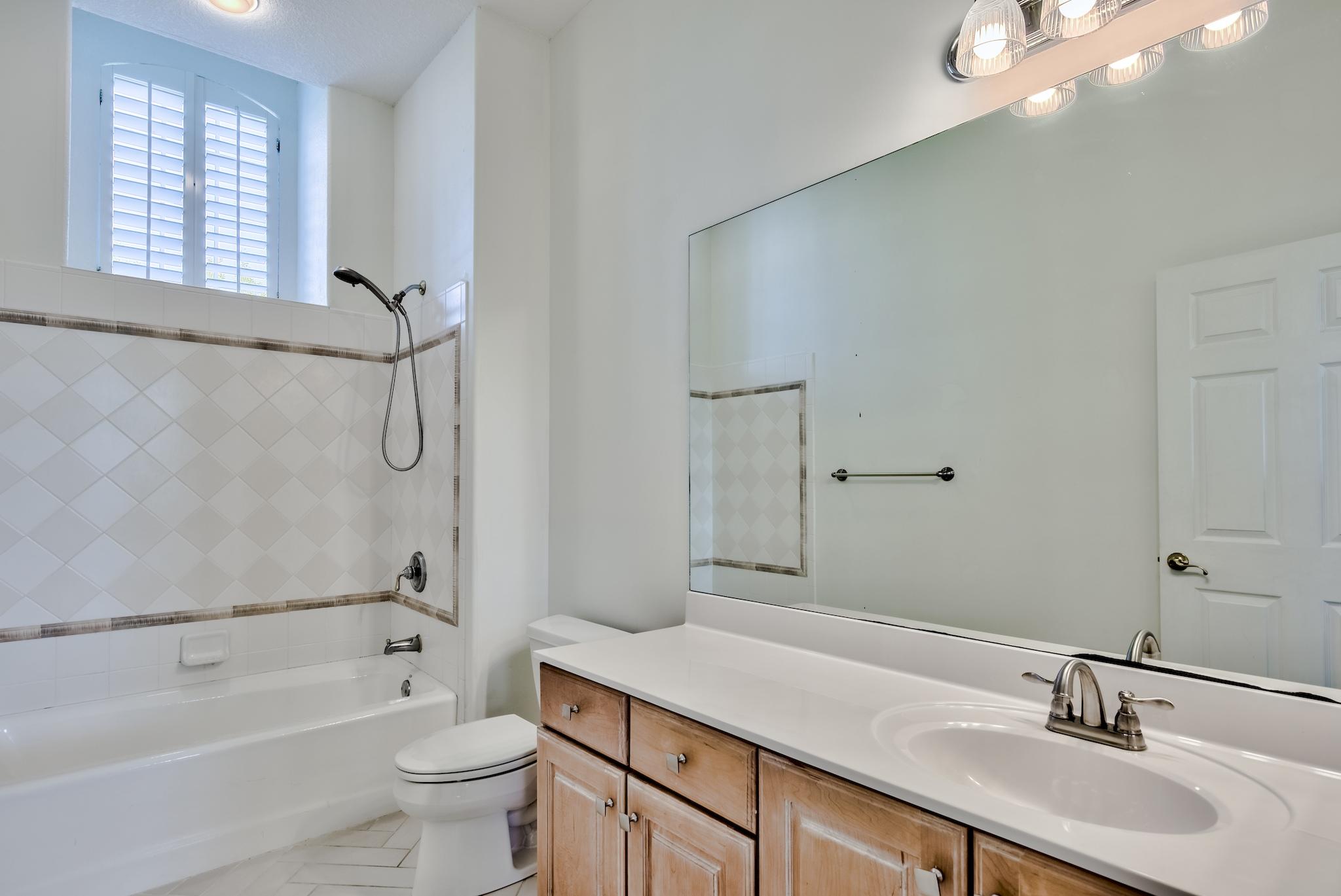 REGATTA BAY - Residential
