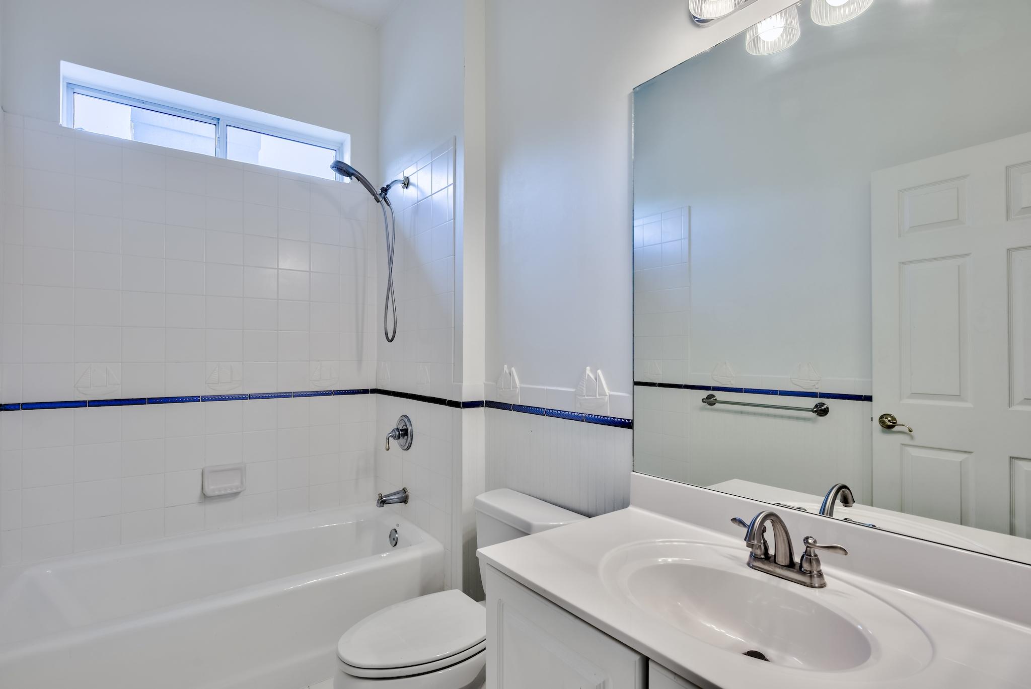 REGATTA BAY - Residential