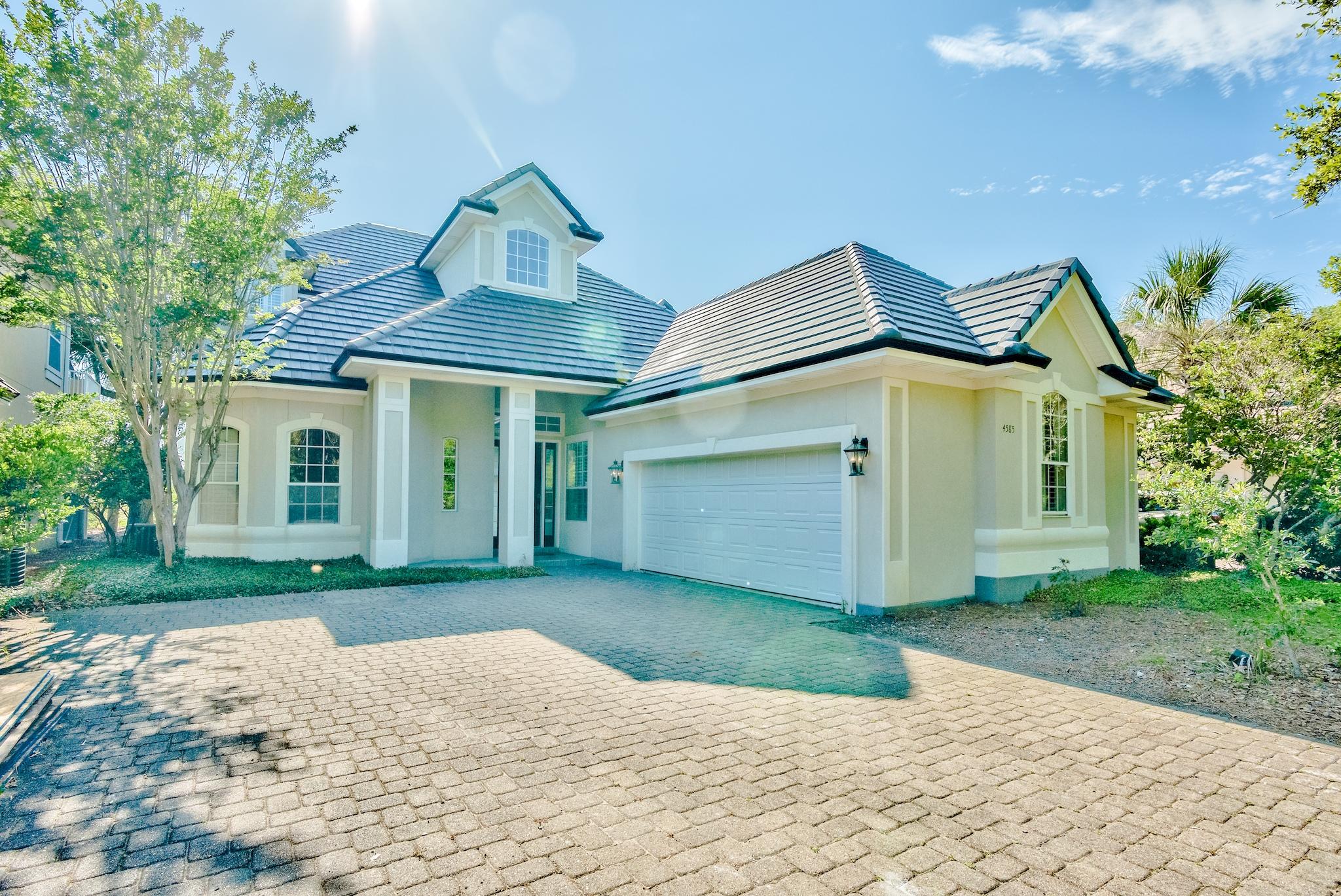 REGATTA BAY - Residential