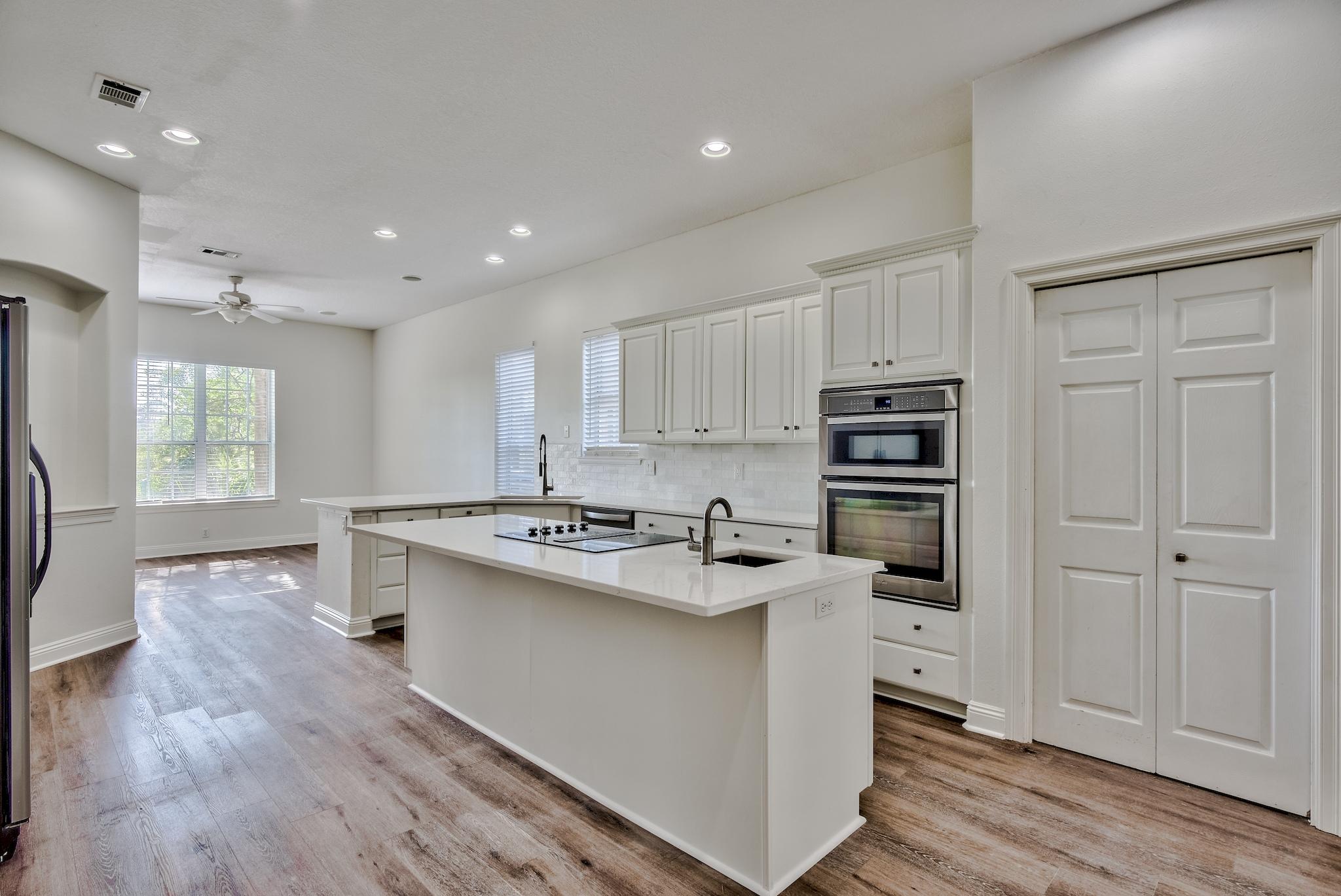 REGATTA BAY - Residential