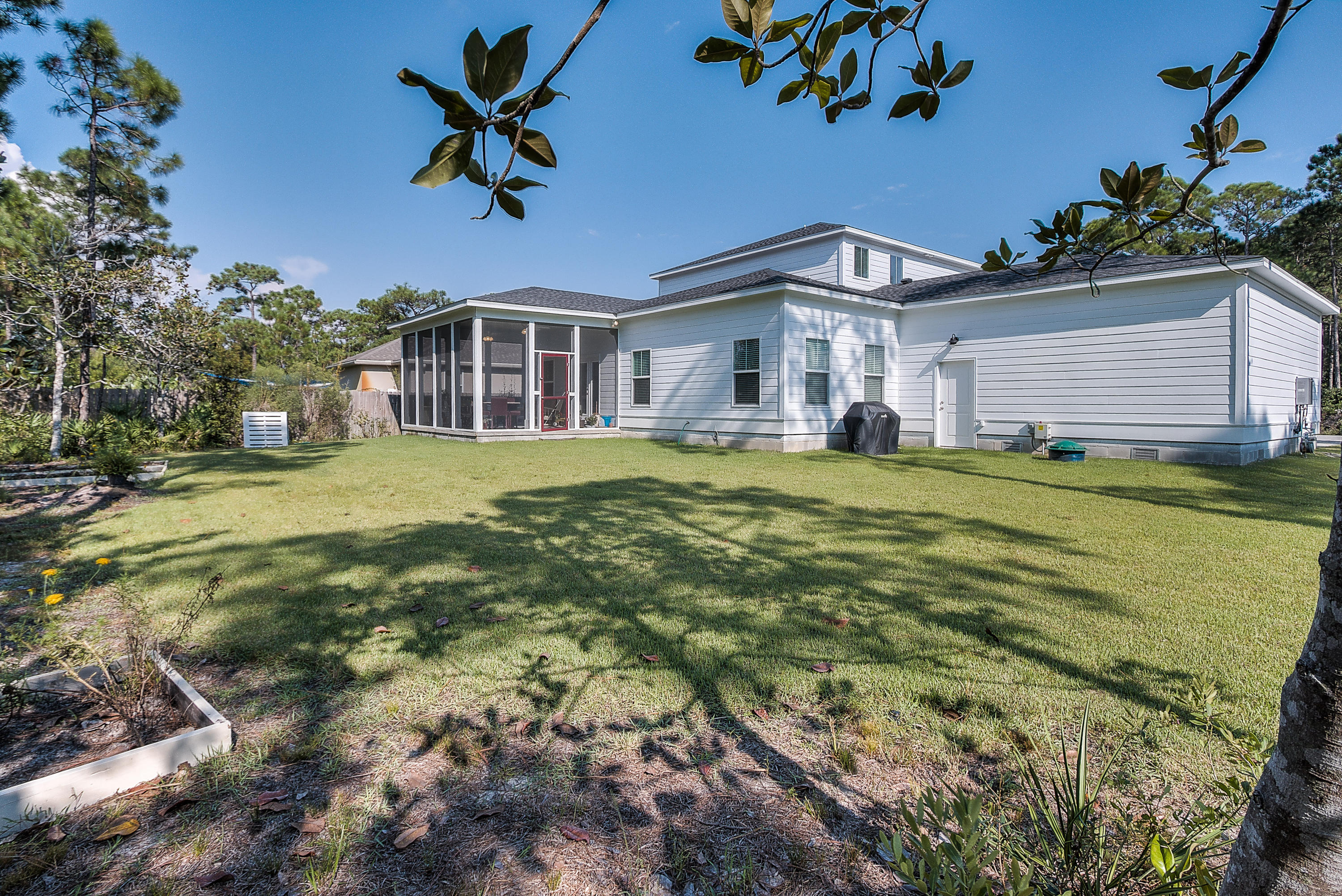 PELICAN BAY - Residential