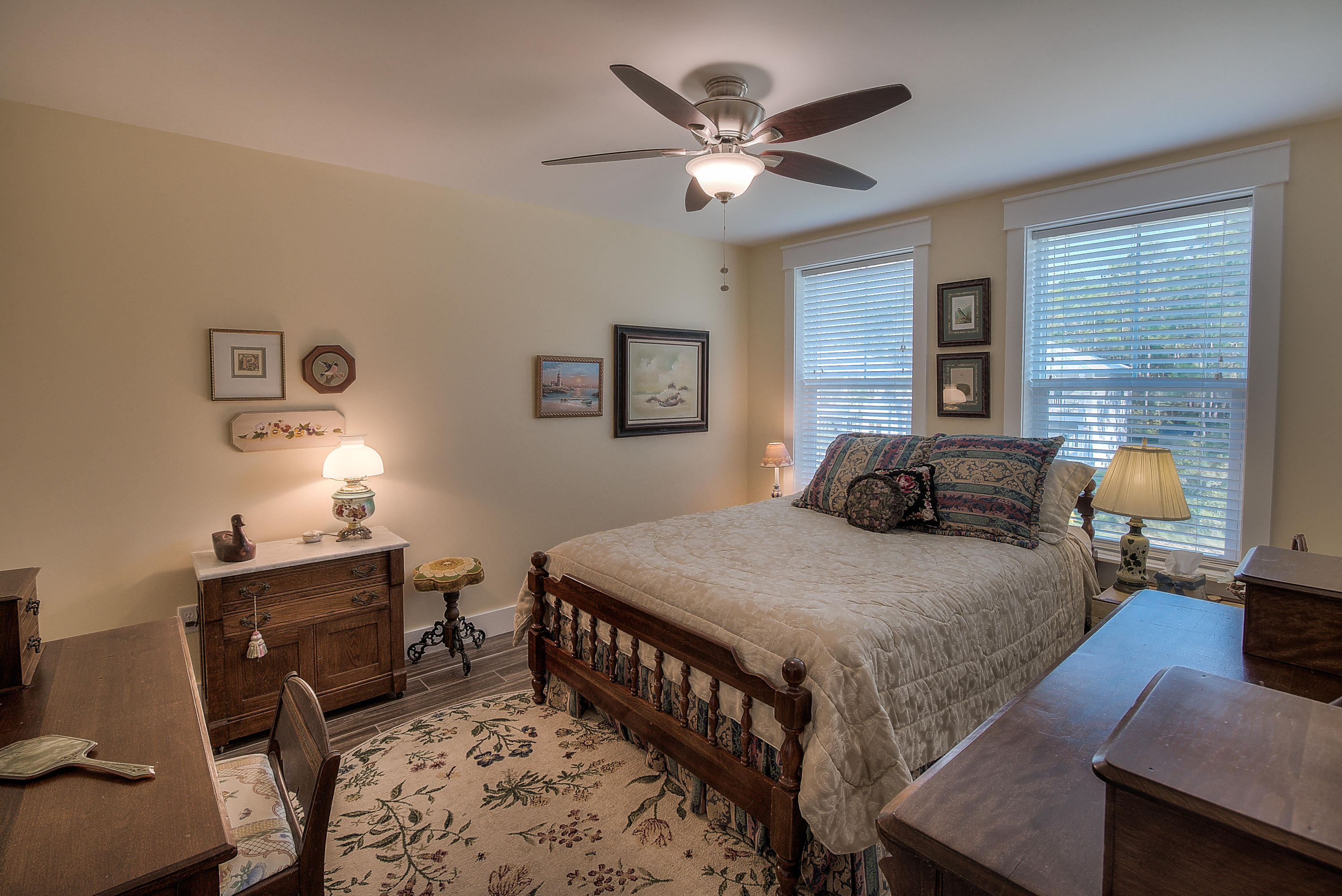 PELICAN BAY - Residential