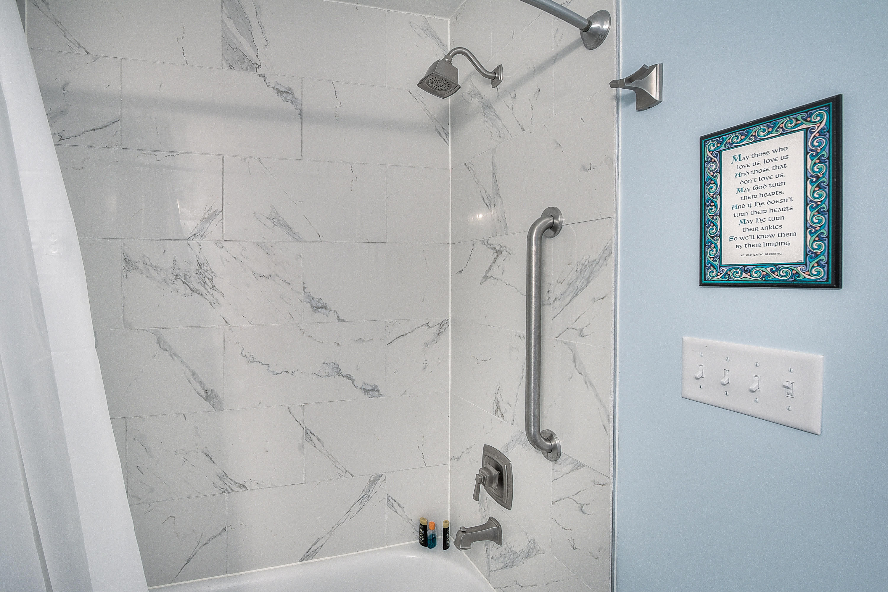 PELICAN BAY - Residential