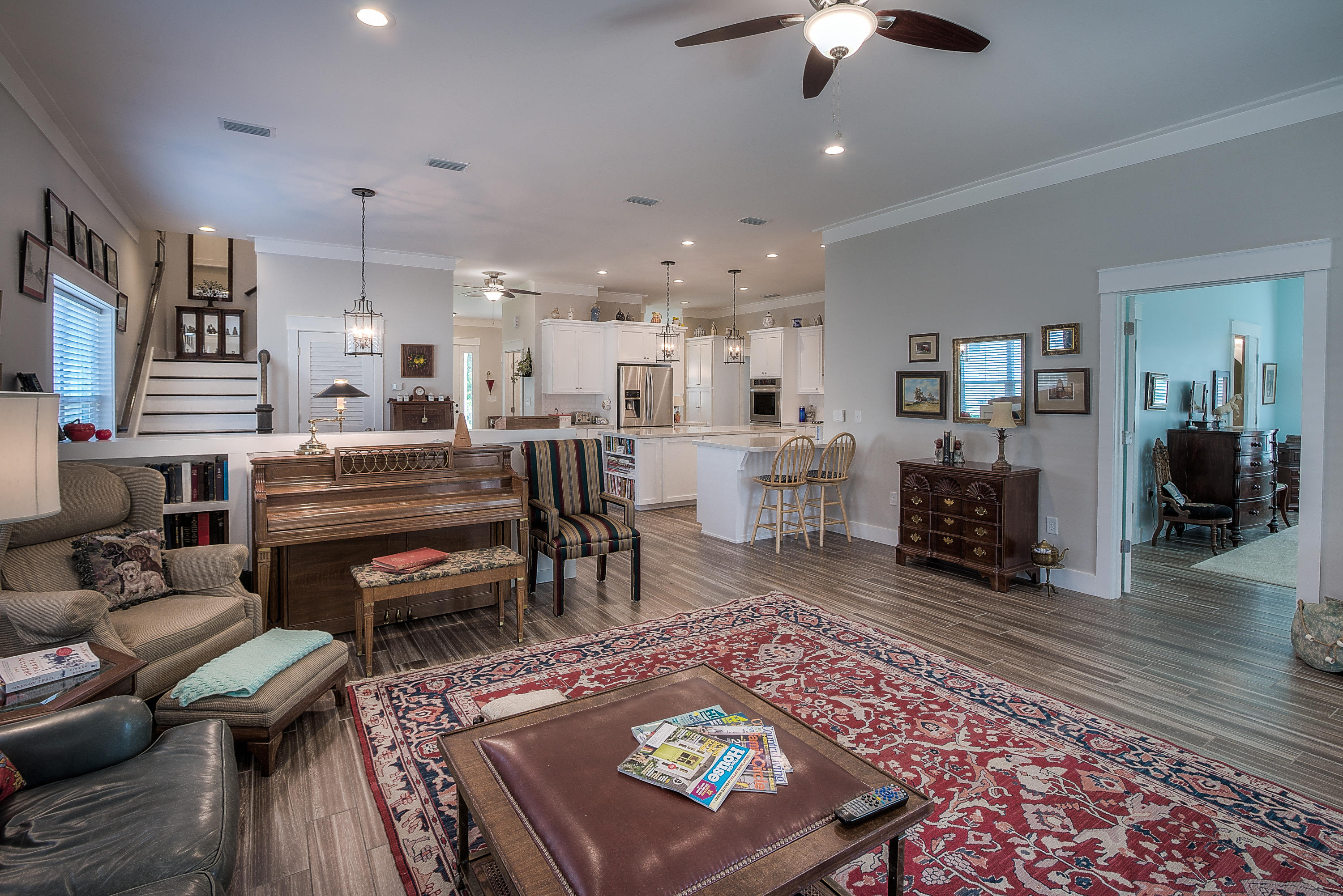 PELICAN BAY - Residential