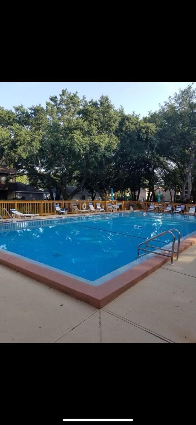 MOSSEY COVE T/H - Residential Lease