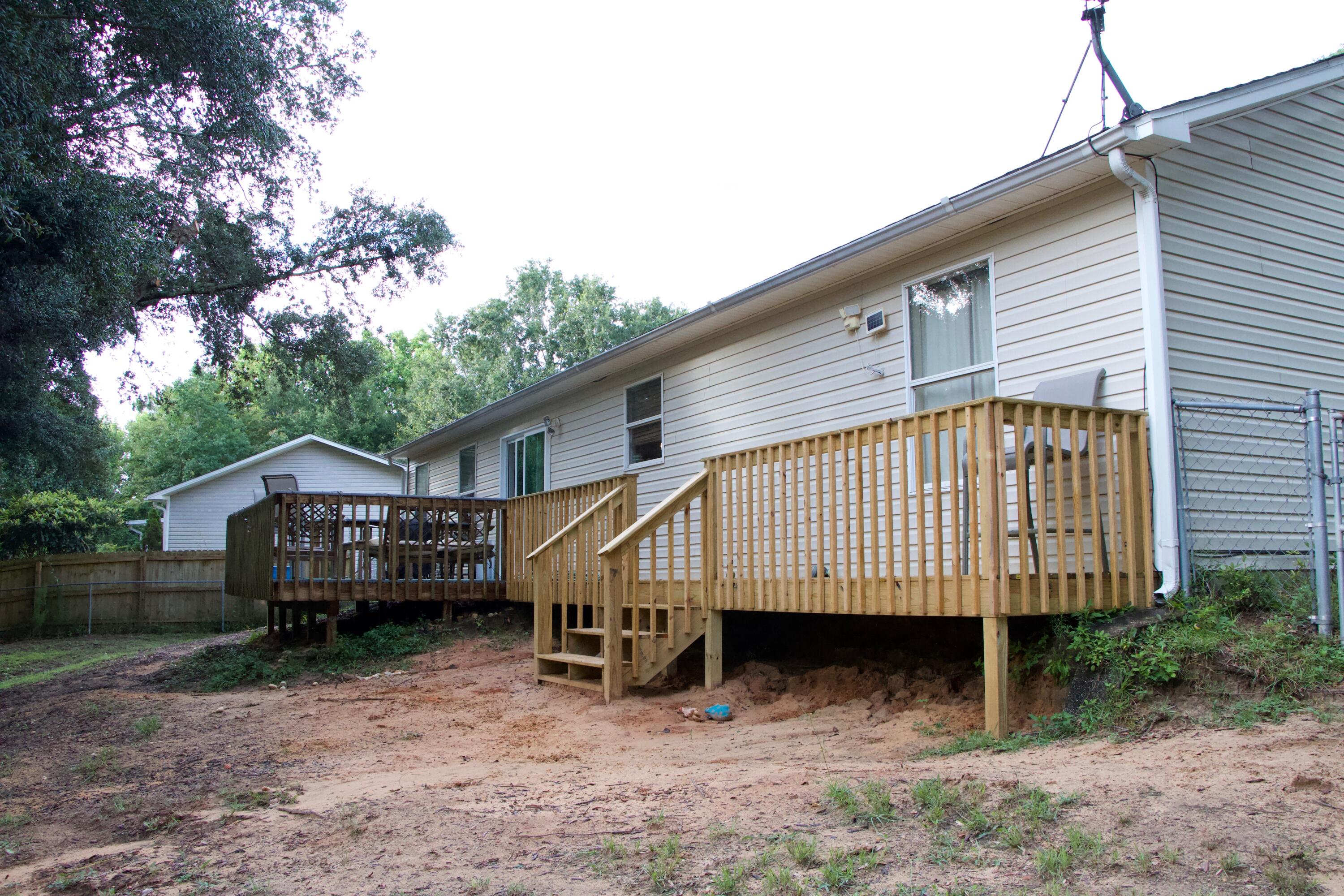 CRESTVIEW SUBURB - Residential