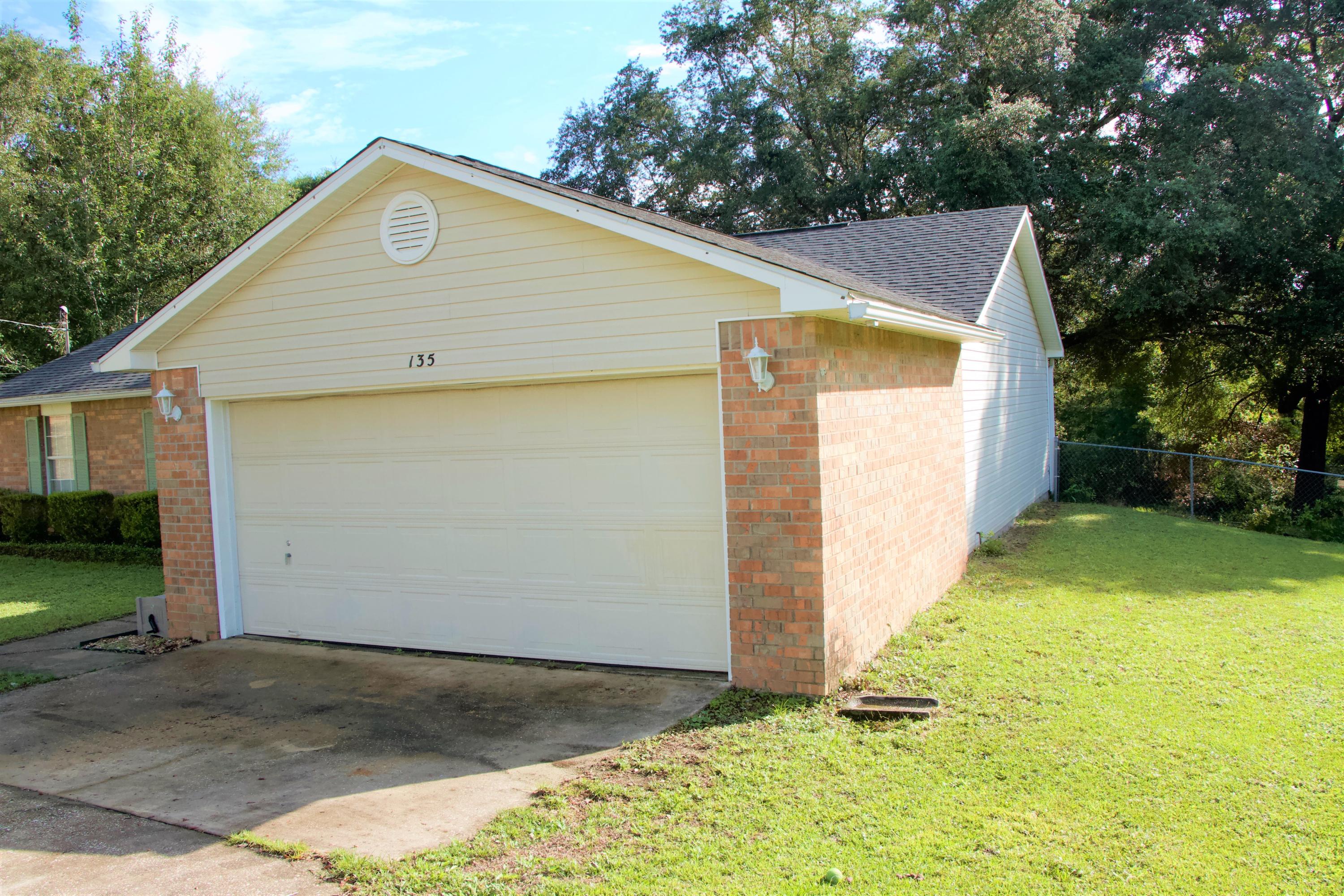 CRESTVIEW SUBURB - Residential