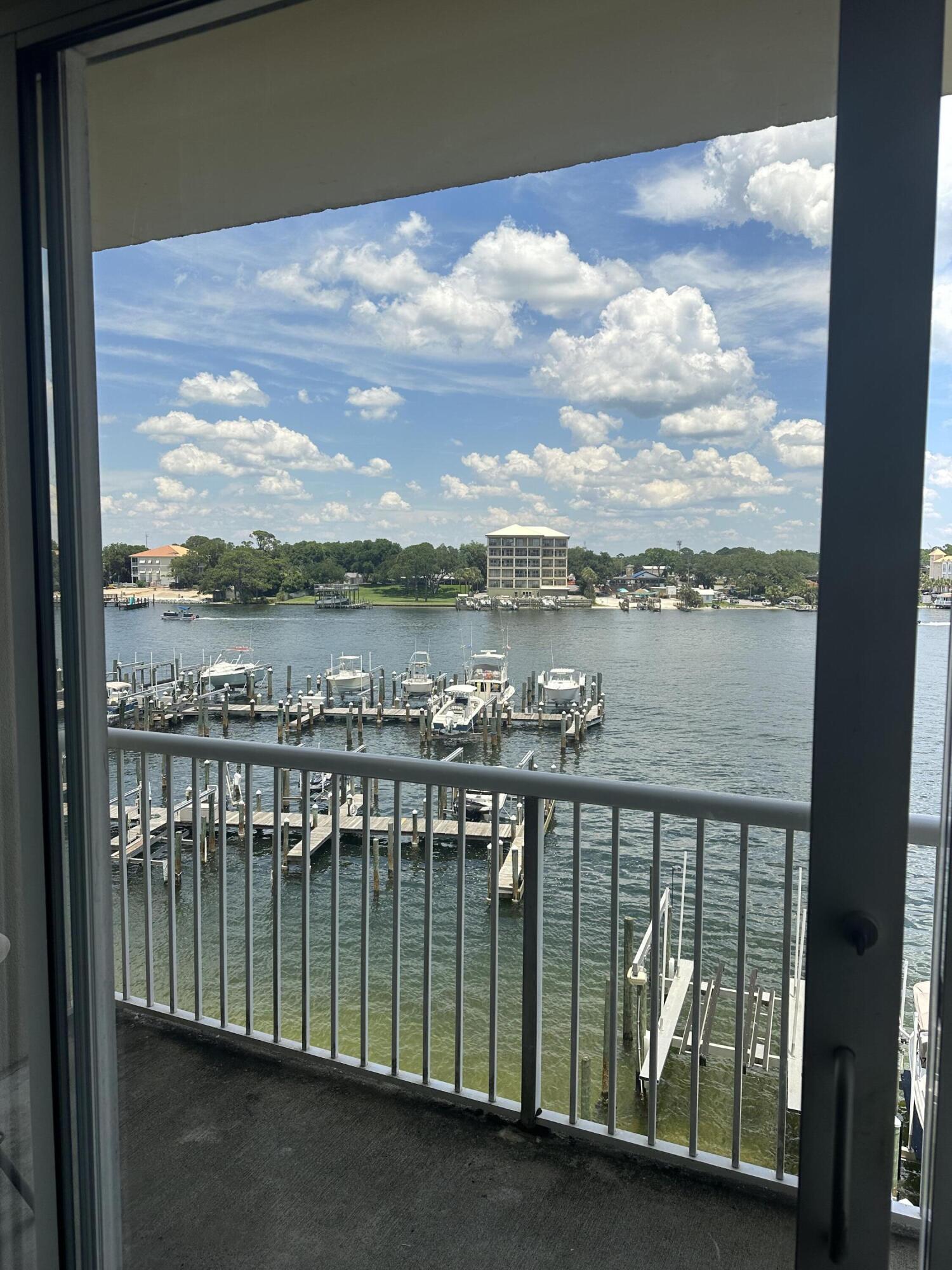 PALM COURT YACHT CLUB - Residential