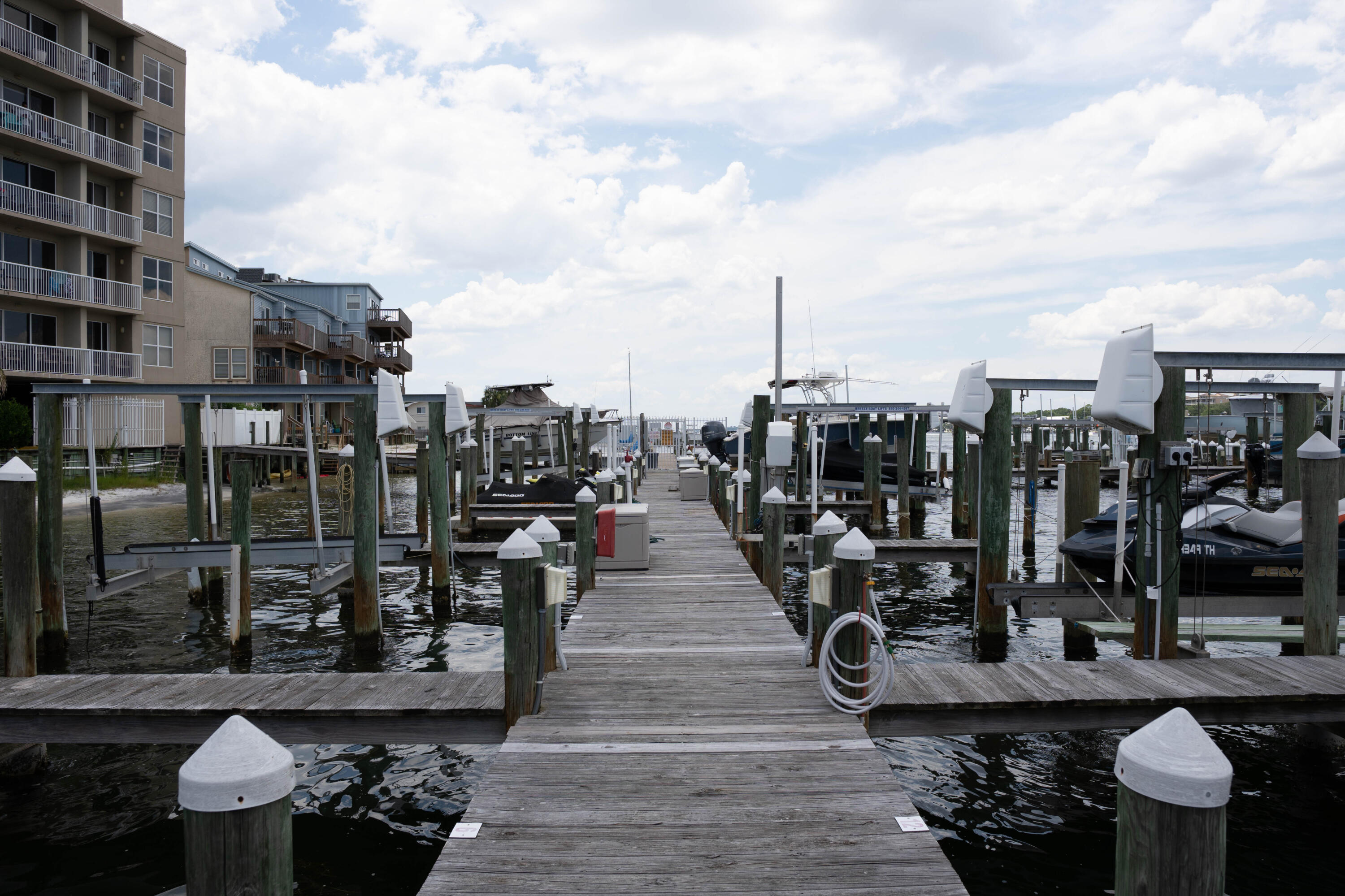 PALM COURT YACHT CLUB - Residential