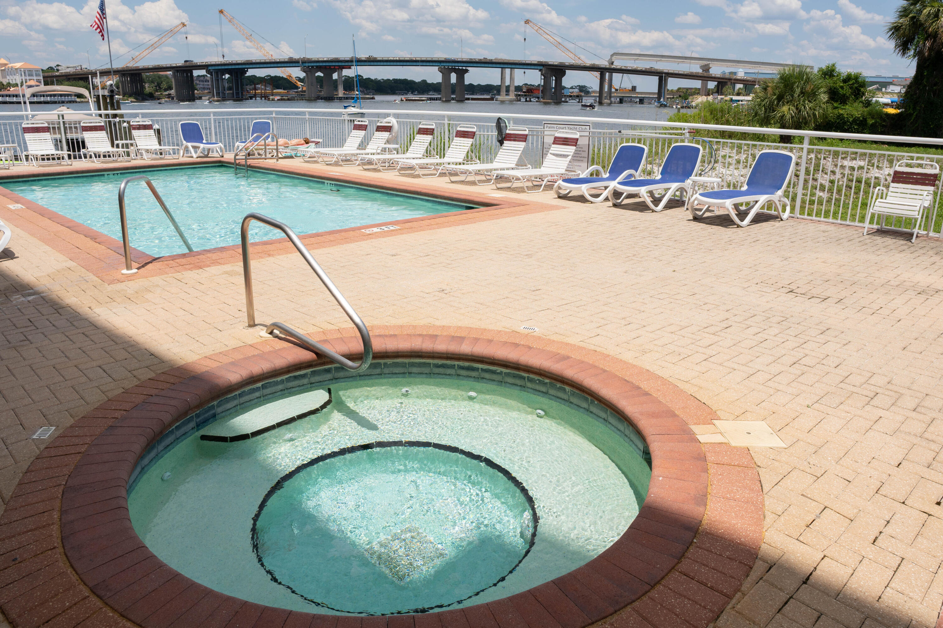 PALM COURT YACHT CLUB - Residential