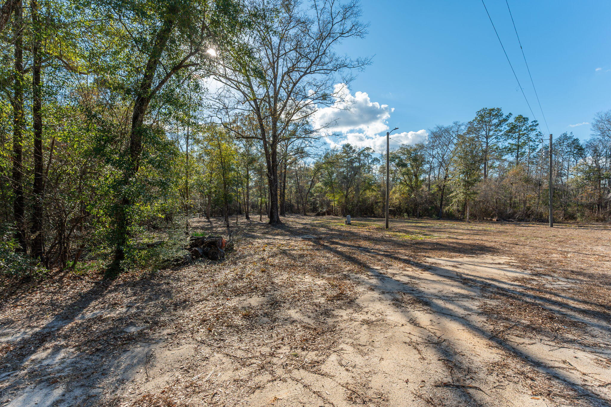 METES & BOUNDS - Land