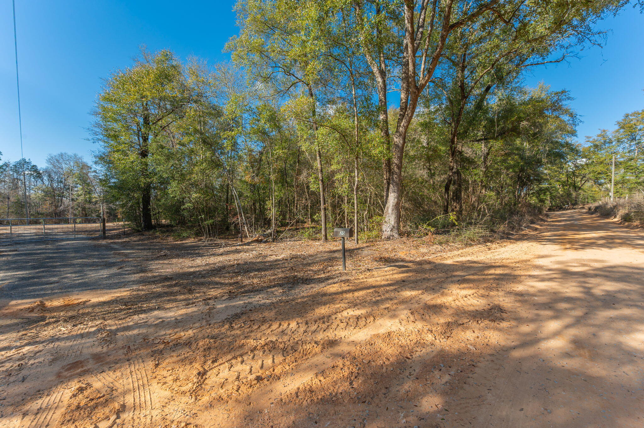 METES & BOUNDS - Land