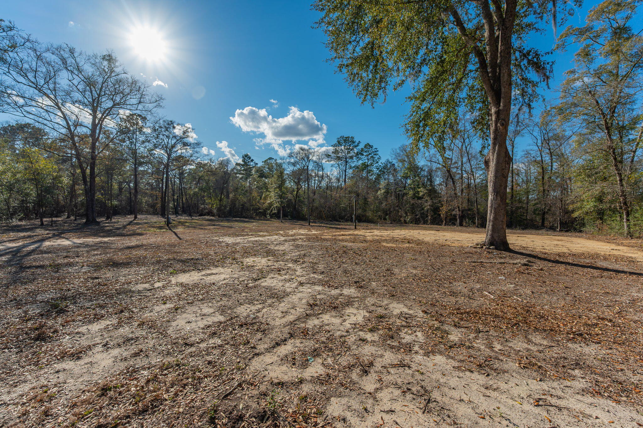 METES & BOUNDS - Land