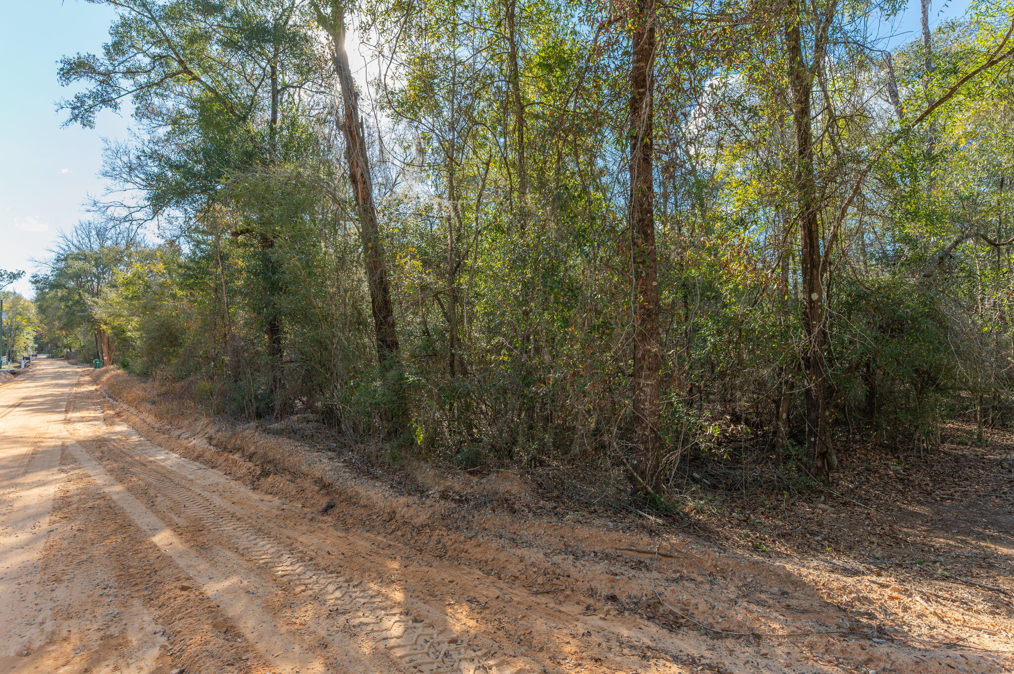 METES & BOUNDS - Land