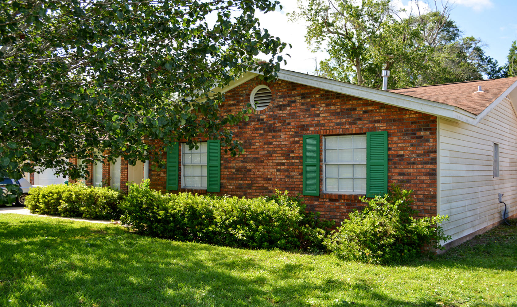 OAKRIDGE MANOR - Residential