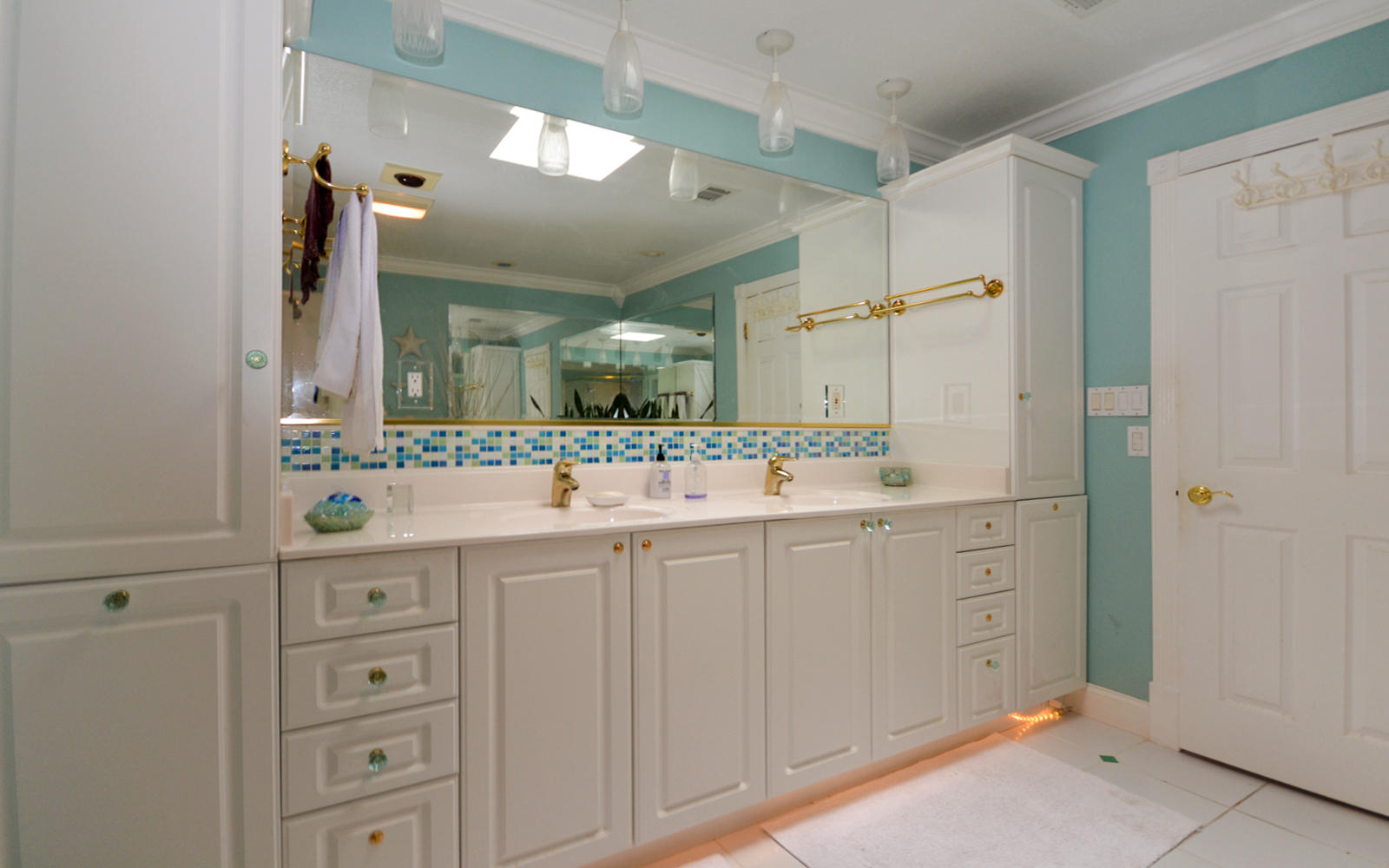 OAKRIDGE MANOR - Residential