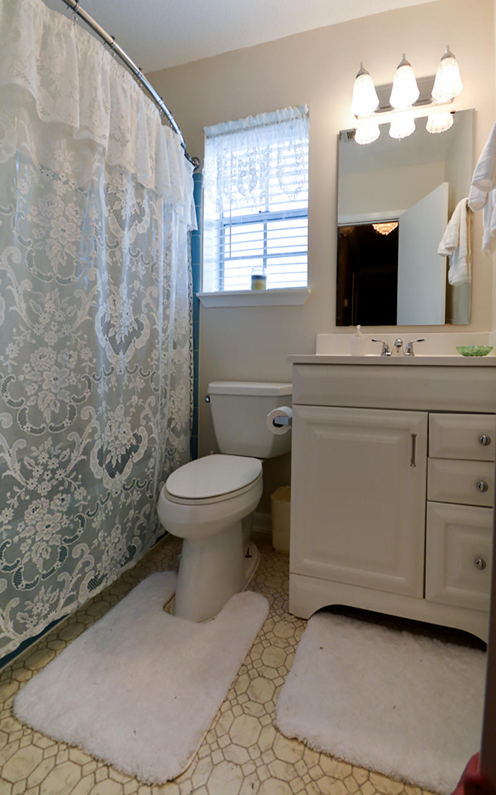 OAKRIDGE MANOR - Residential