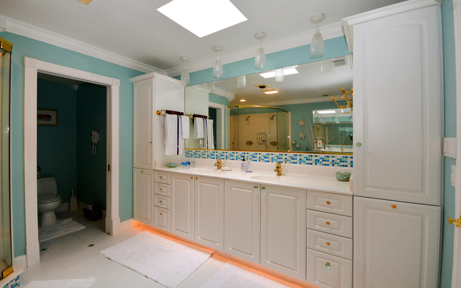 OAKRIDGE MANOR - Residential