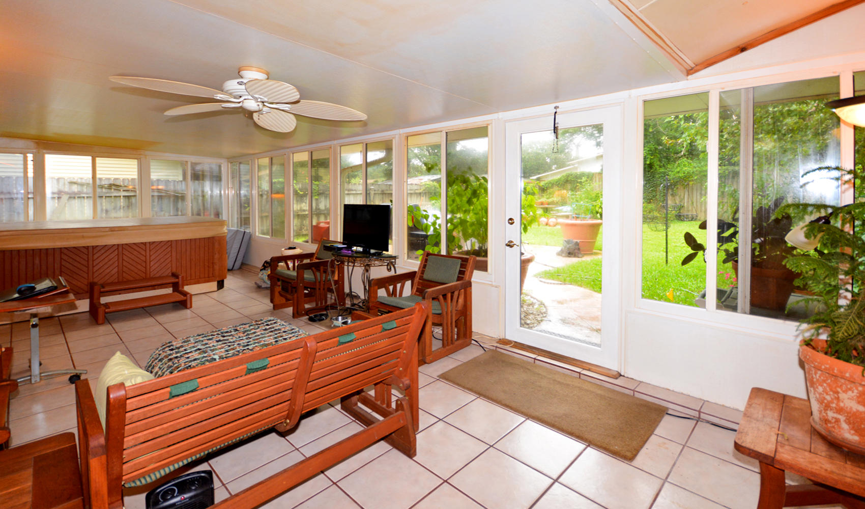 OAKRIDGE MANOR - Residential