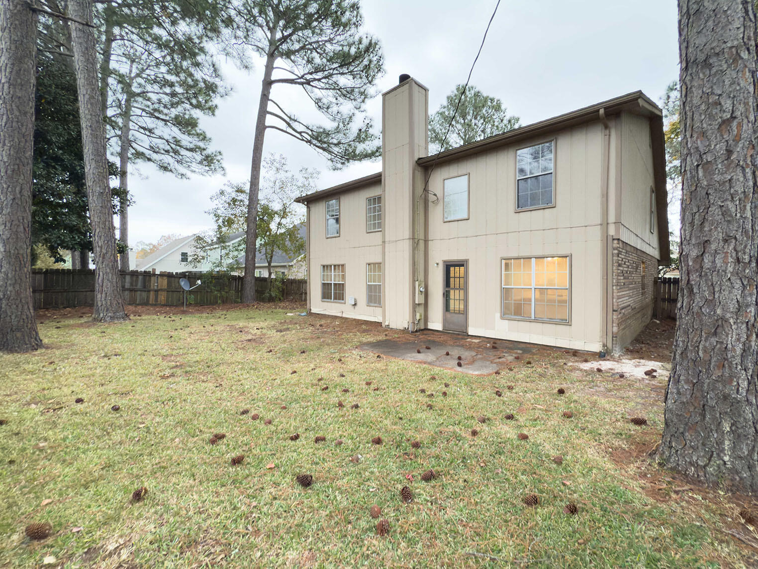 VILLAGE WEST - Residential Lease