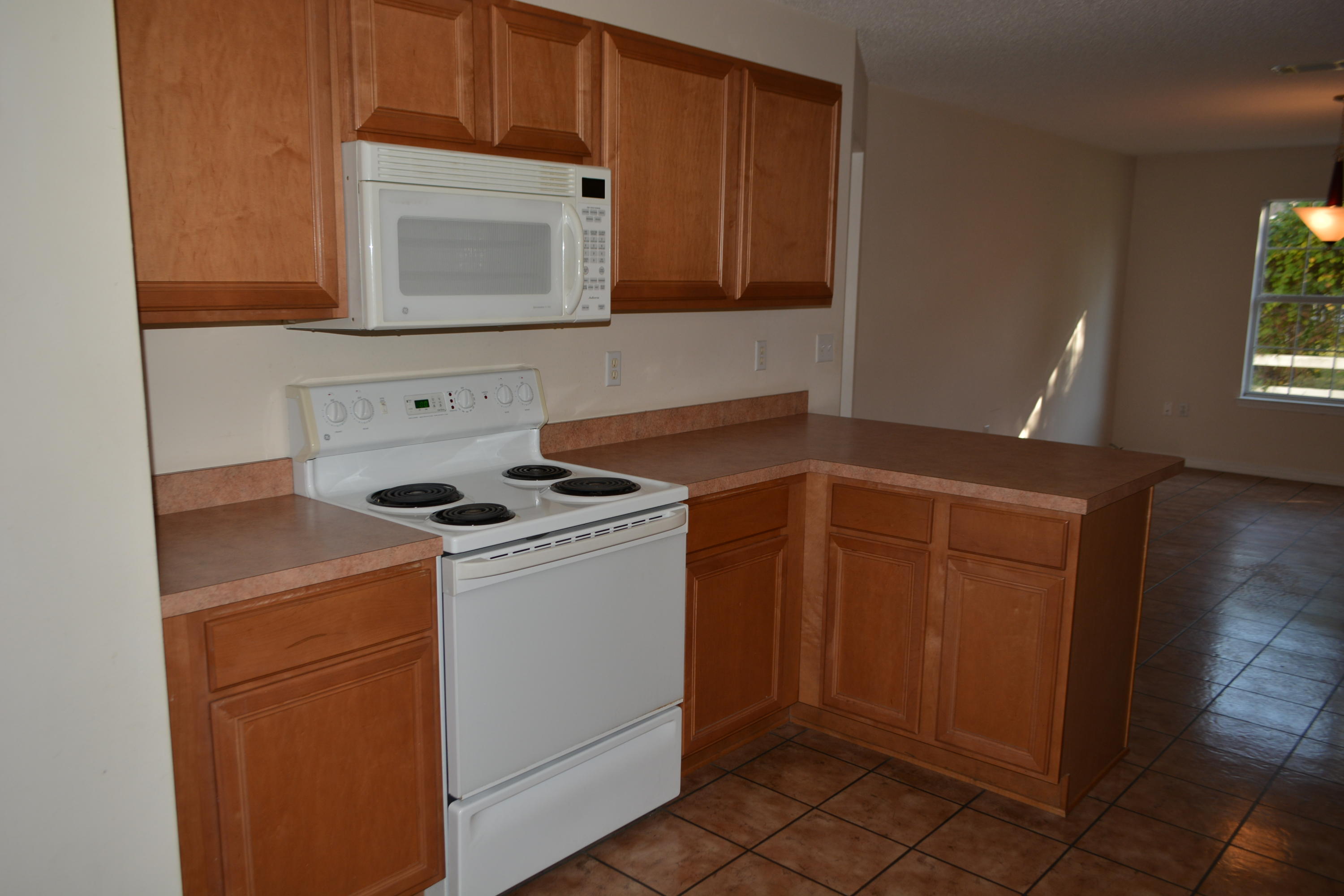 TWIN LAKES - Residential