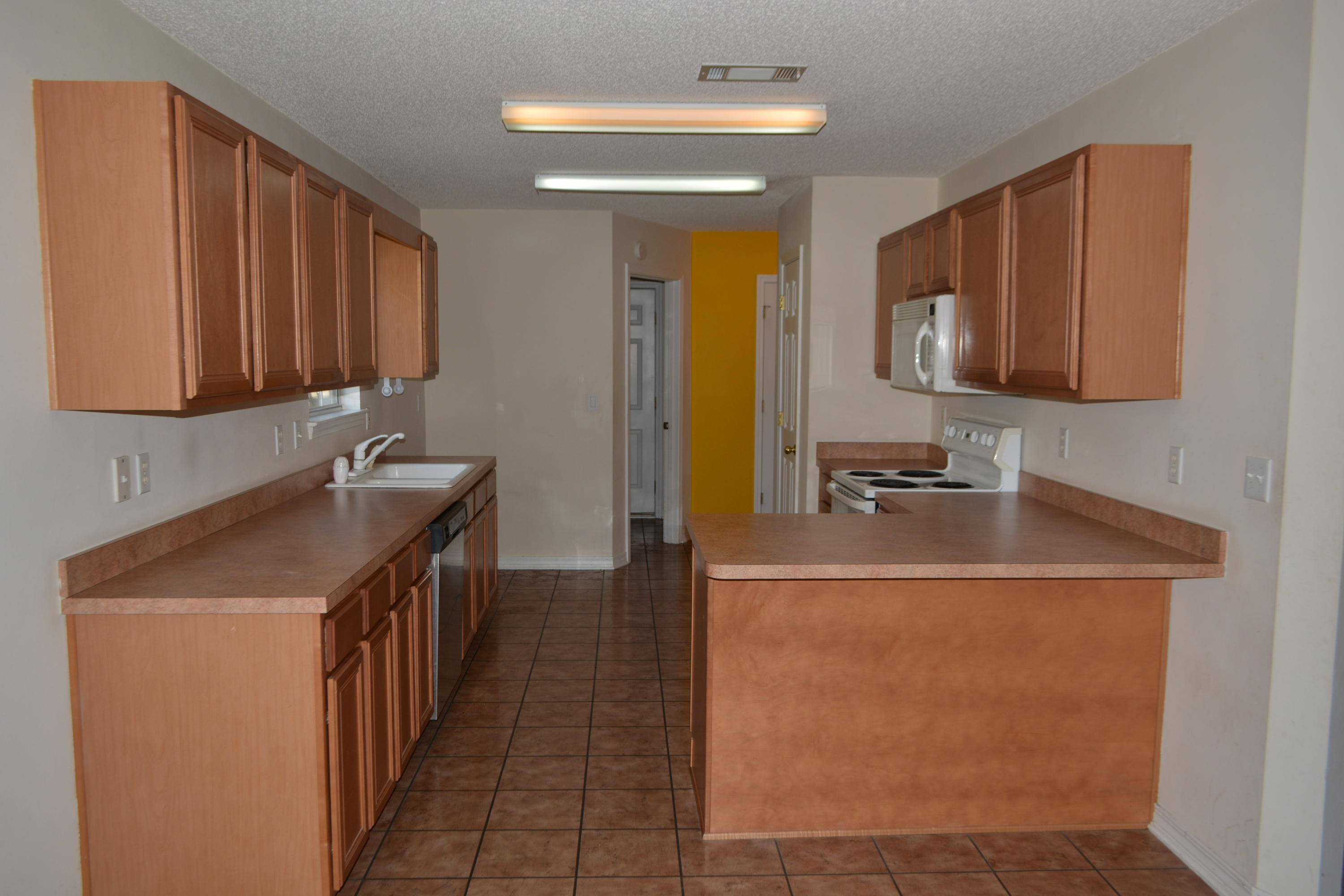 TWIN LAKES - Residential