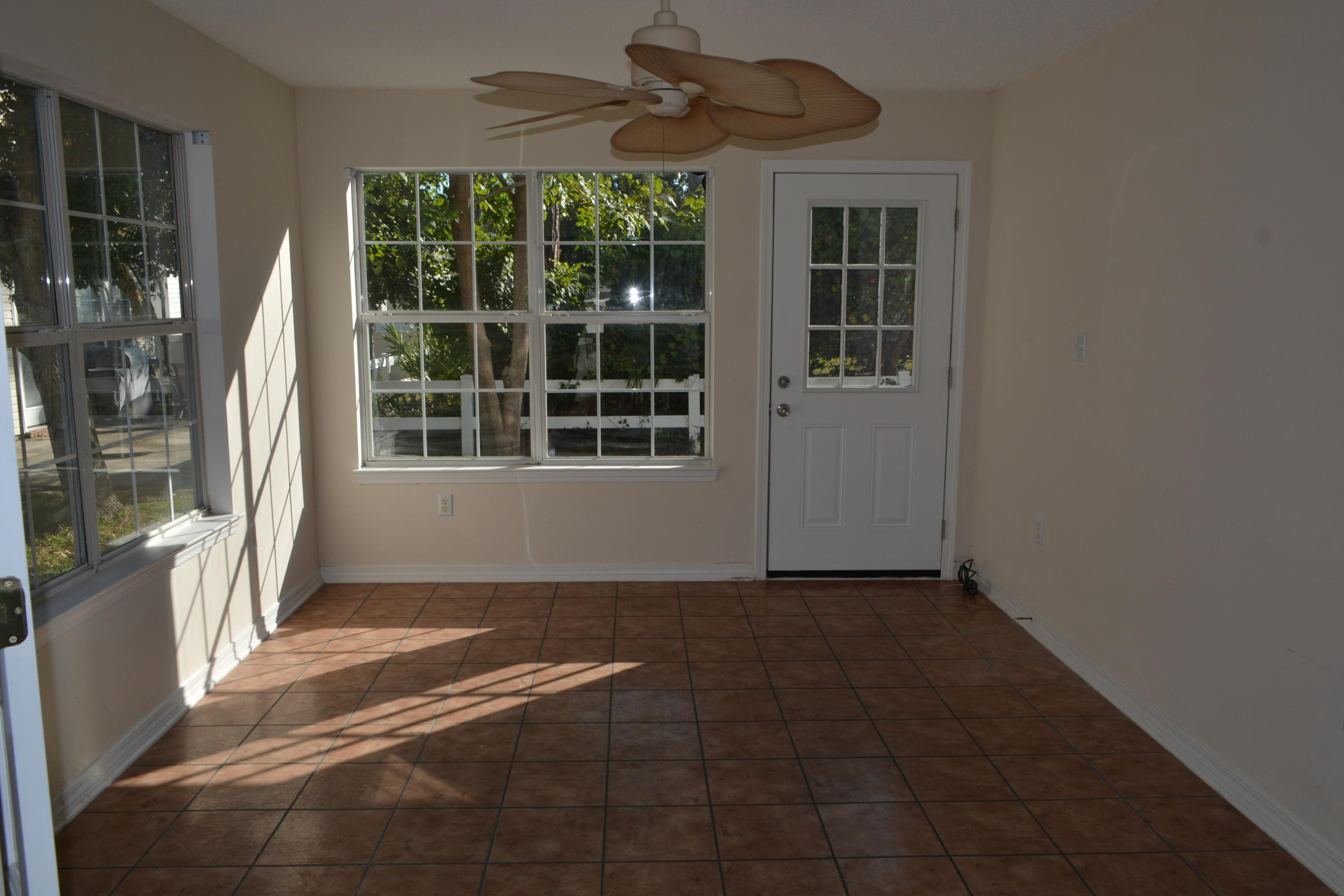 TWIN LAKES - Residential