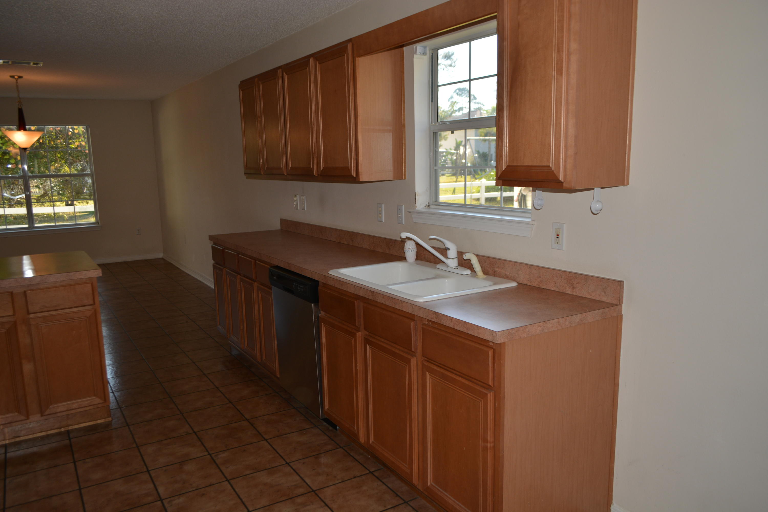 TWIN LAKES - Residential