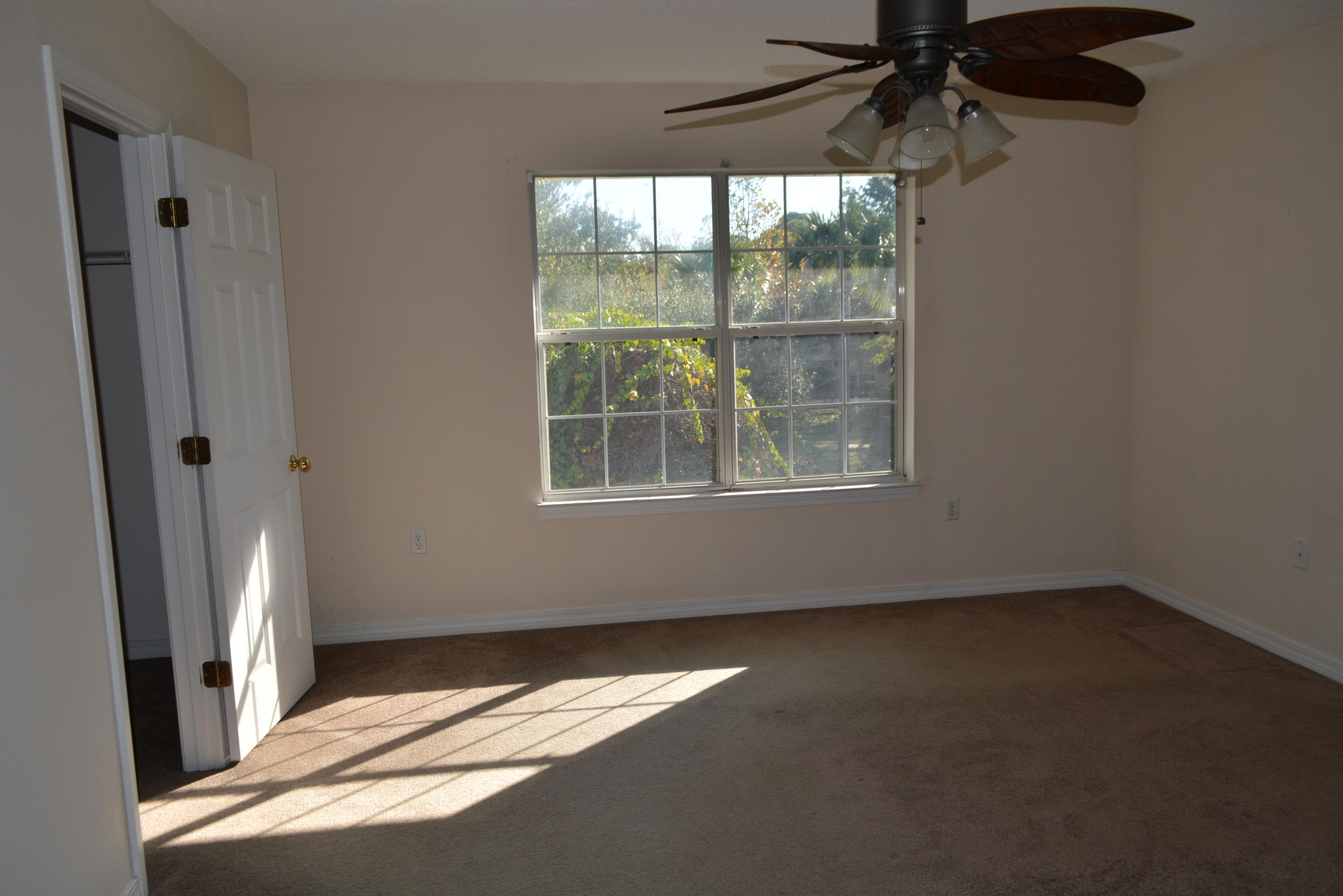 TWIN LAKES - Residential