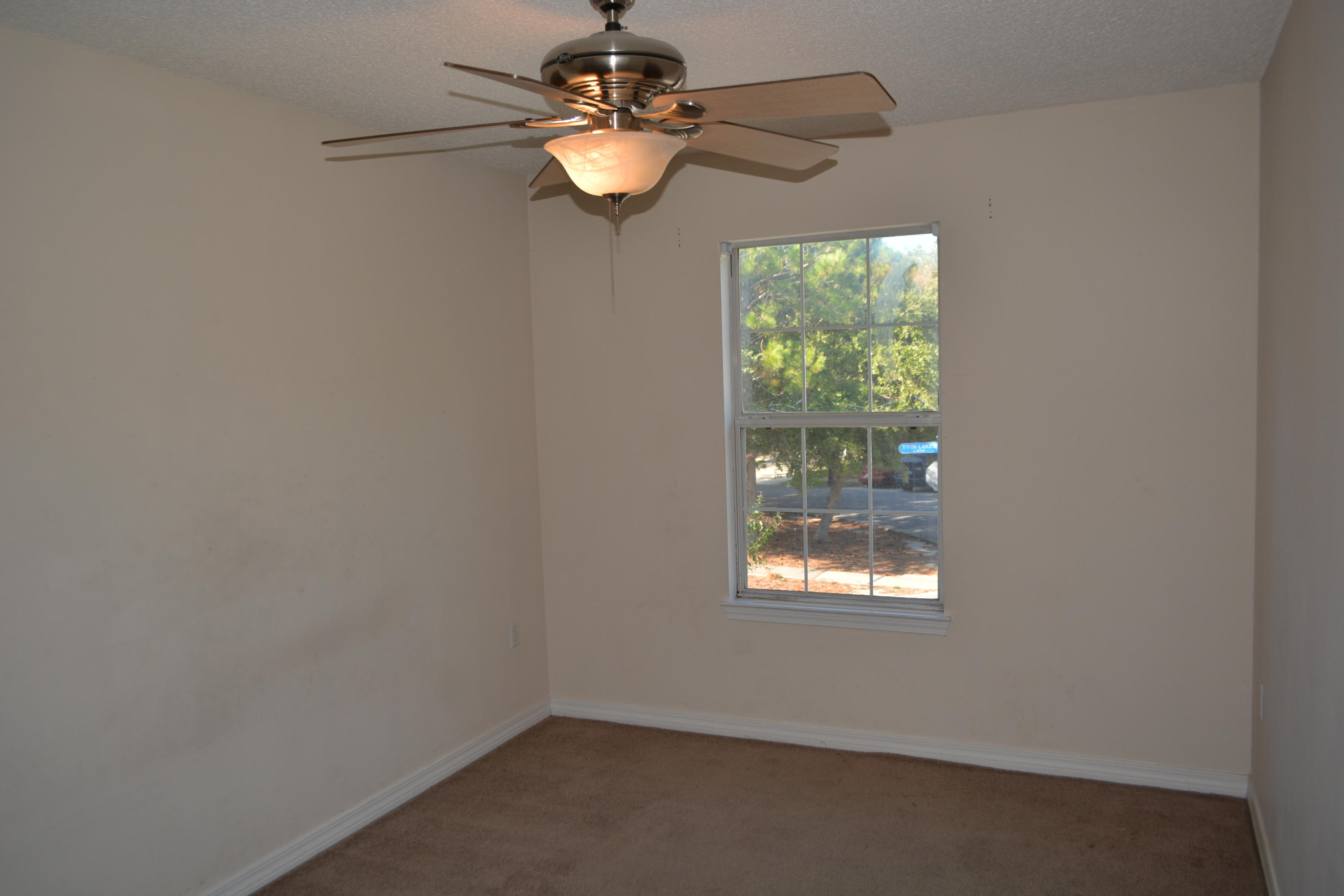 TWIN LAKES - Residential