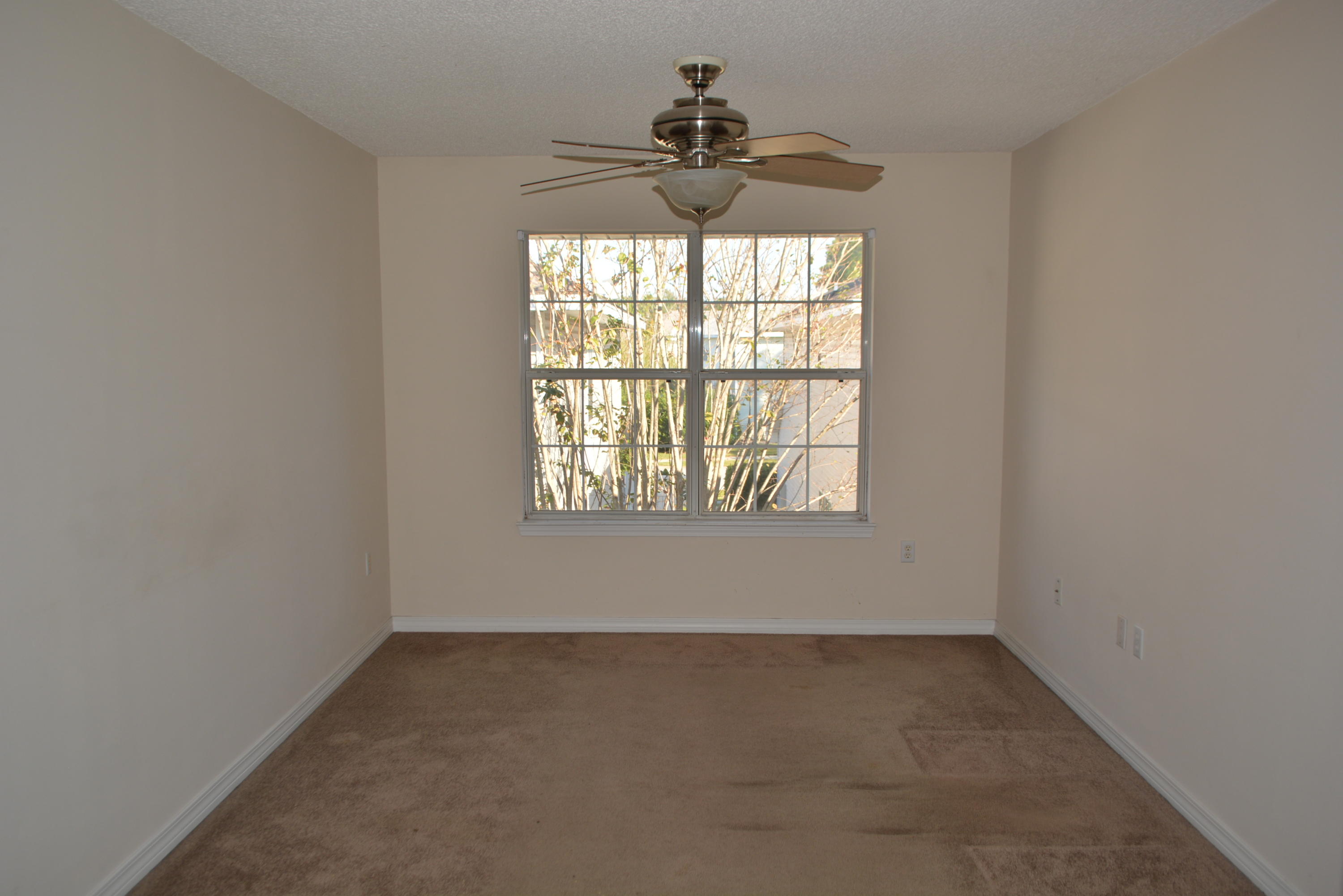 TWIN LAKES - Residential