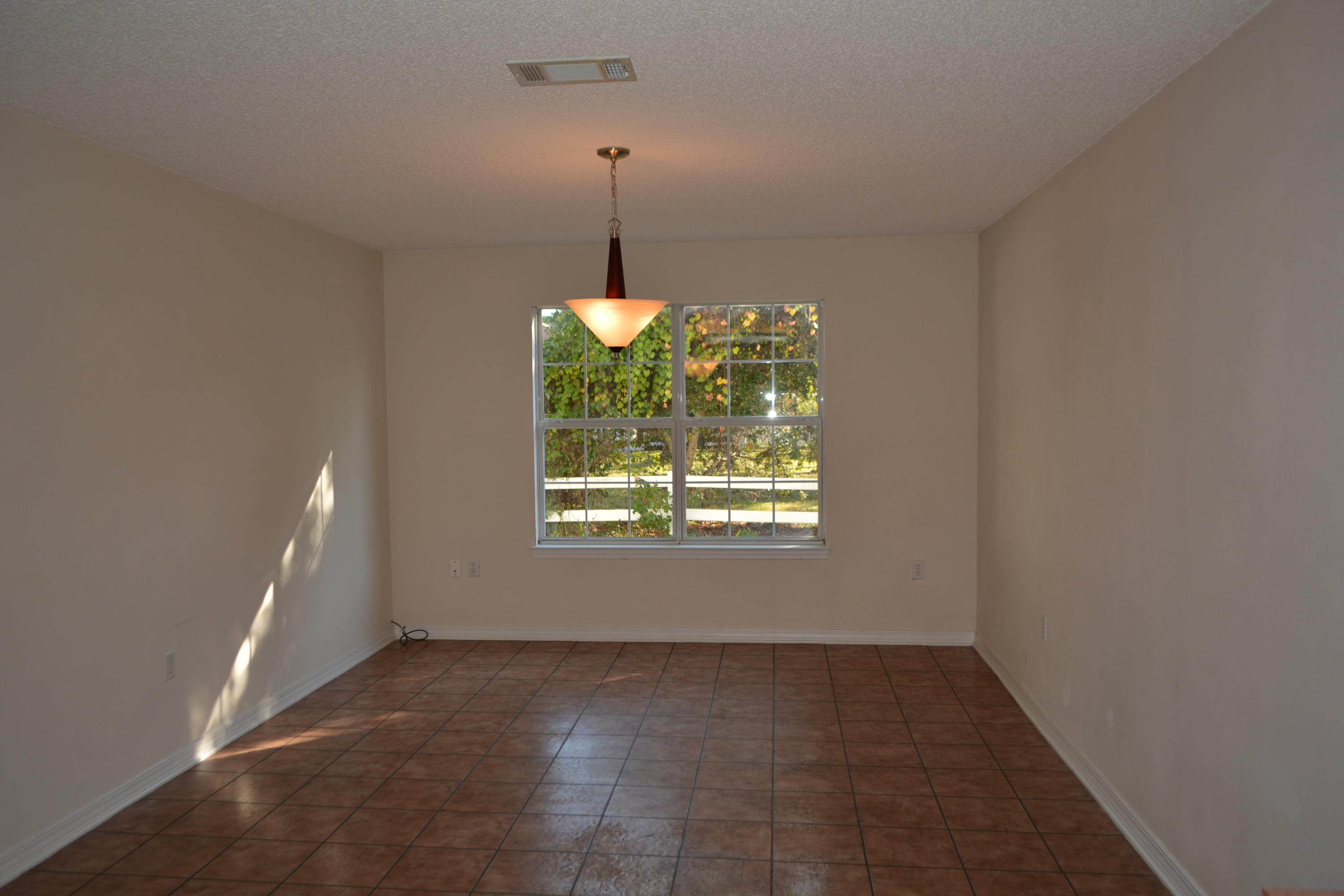 TWIN LAKES - Residential