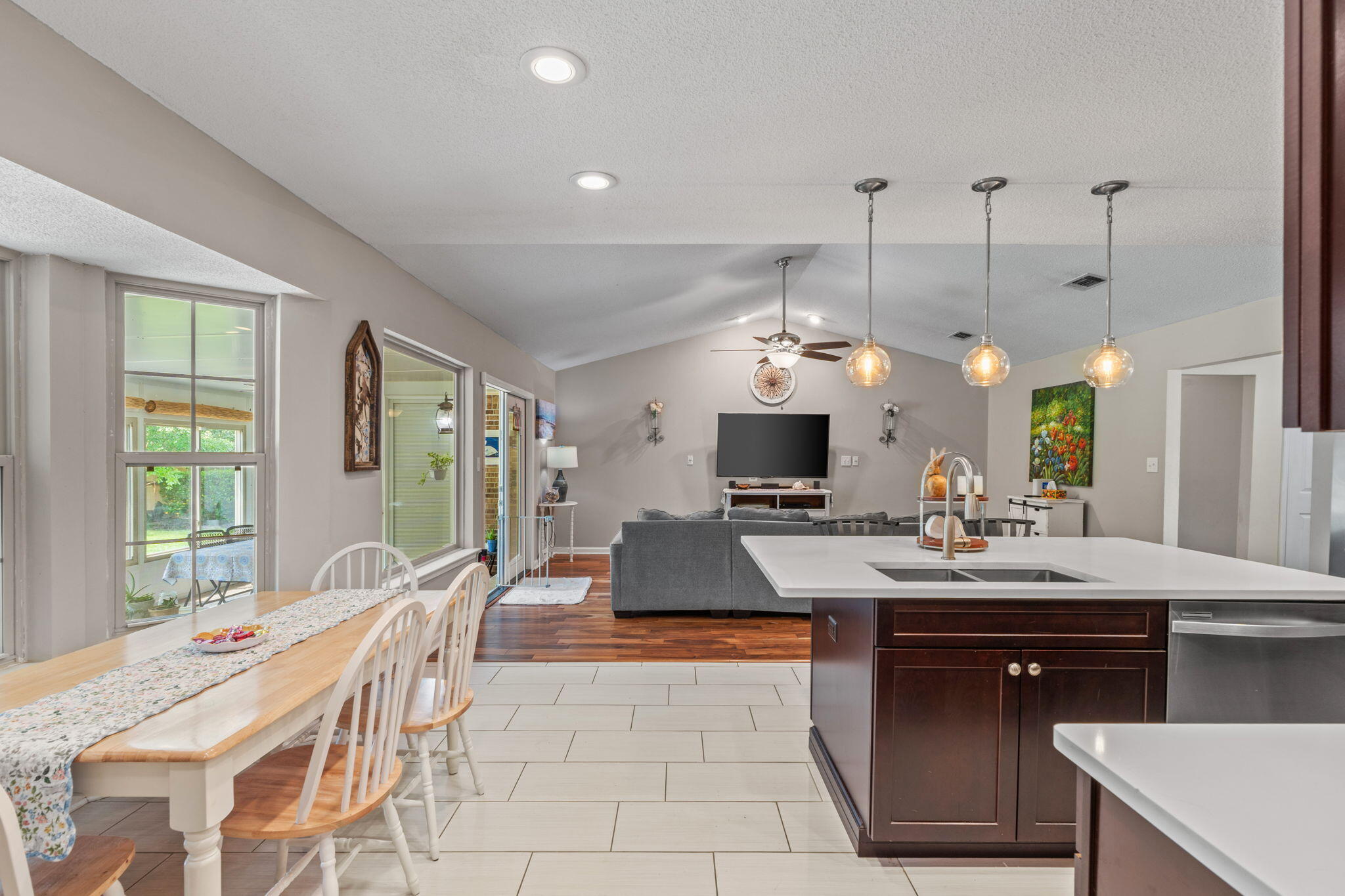 HOLLEY BY THE SEA - Residential