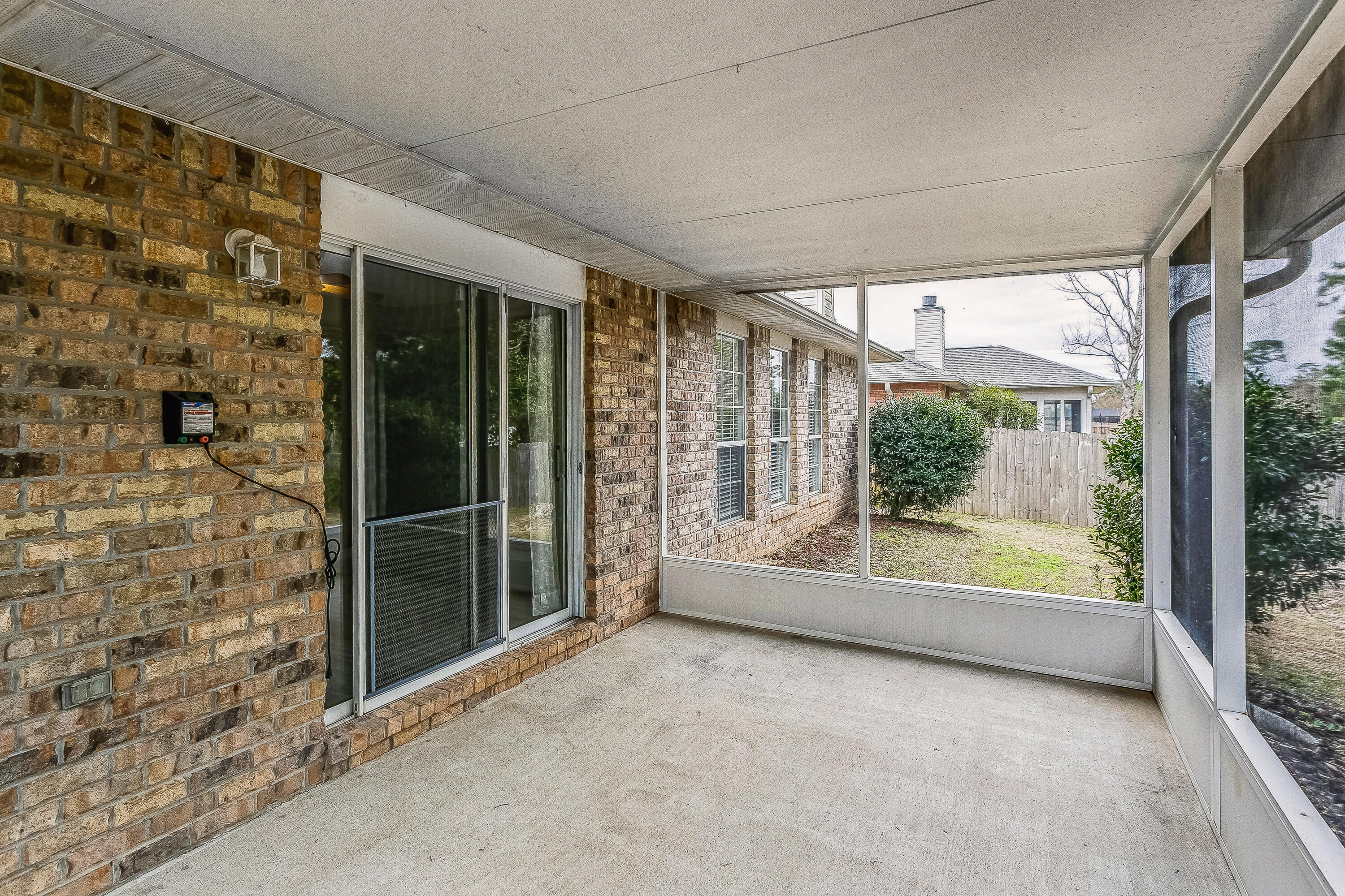 ESTATES AT EMERALD SHORES THE - Residential