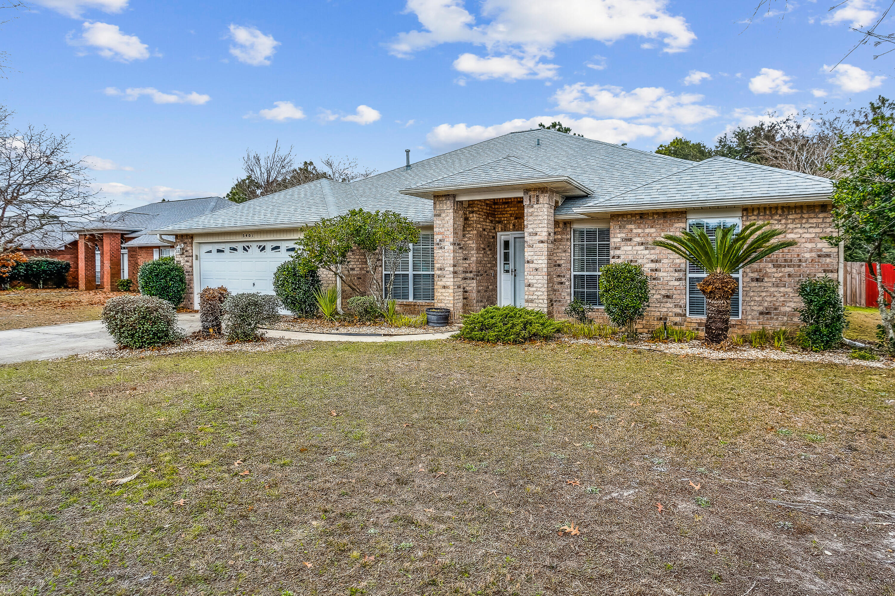 ESTATES AT EMERALD SHORES THE - Residential