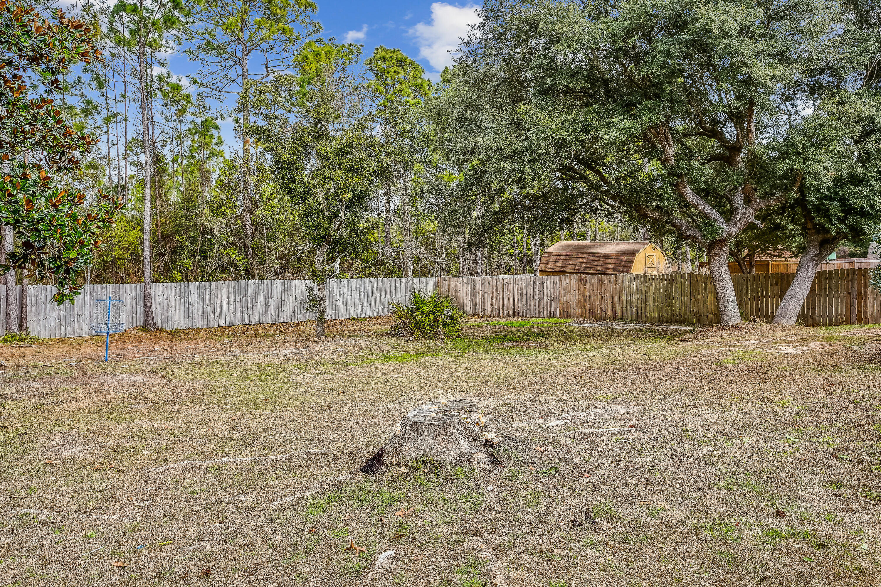 ESTATES AT EMERALD SHORES THE - Residential