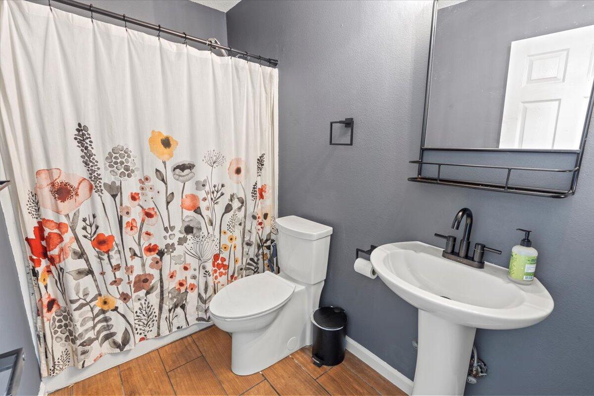 WOODRIDGE MANOR - Residential