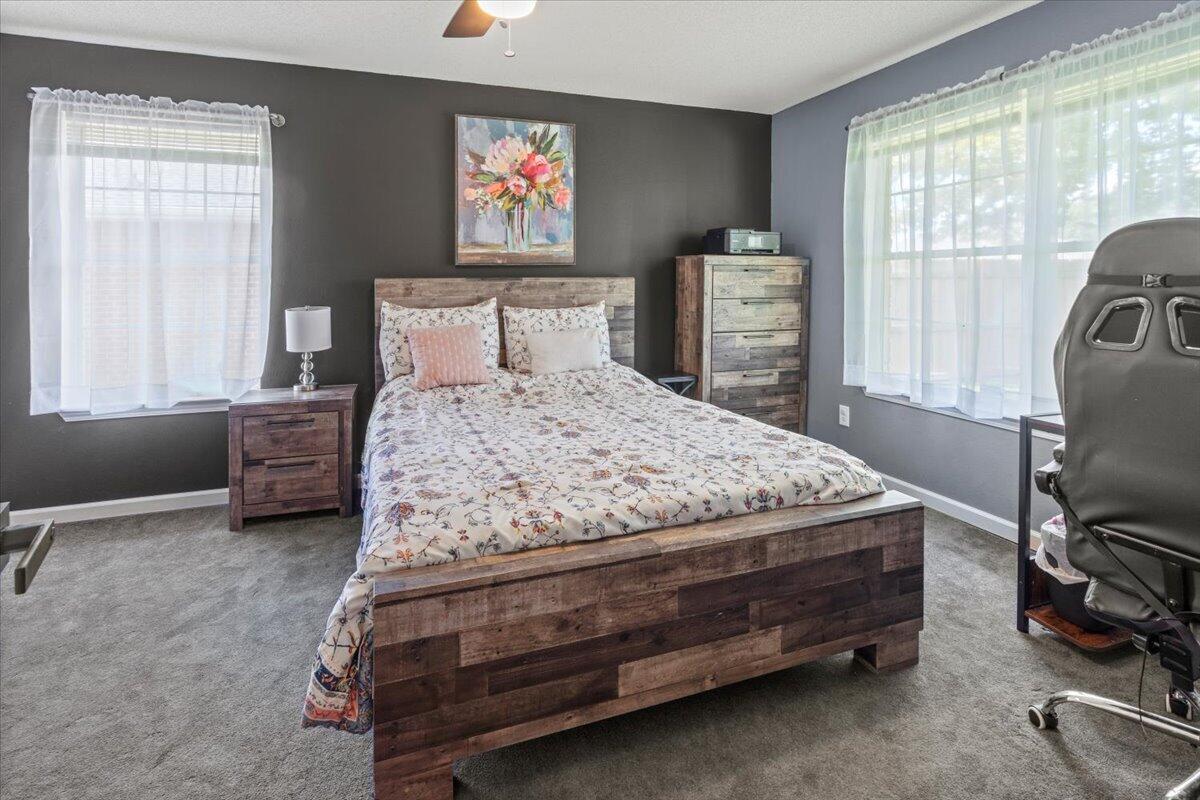 WOODRIDGE MANOR - Residential