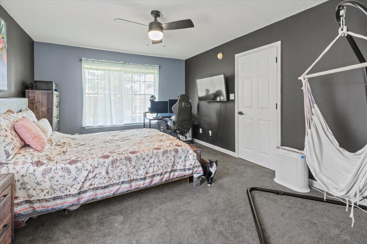 WOODRIDGE MANOR - Residential